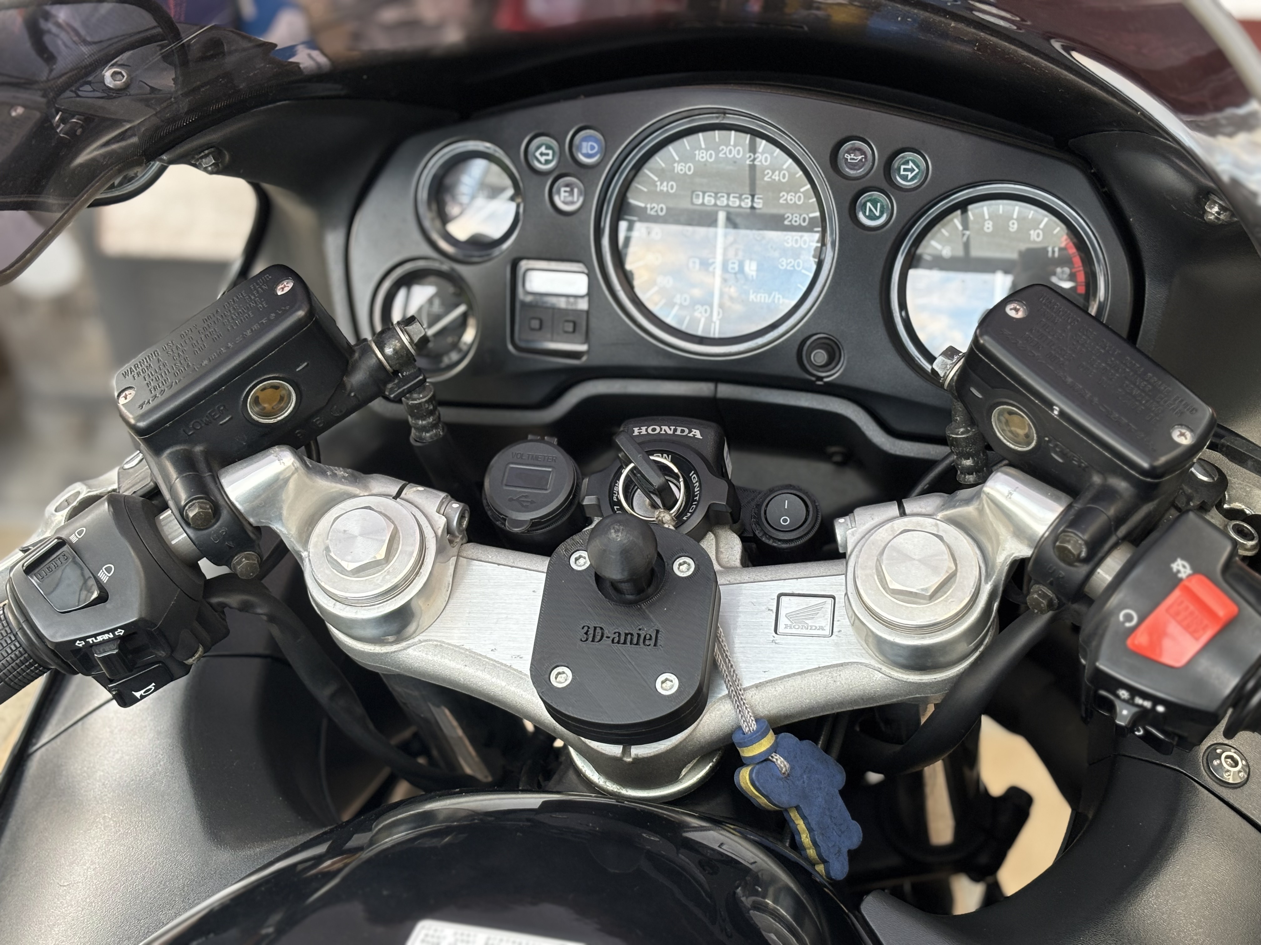 CBR1100XX USB Charger with voltmeter