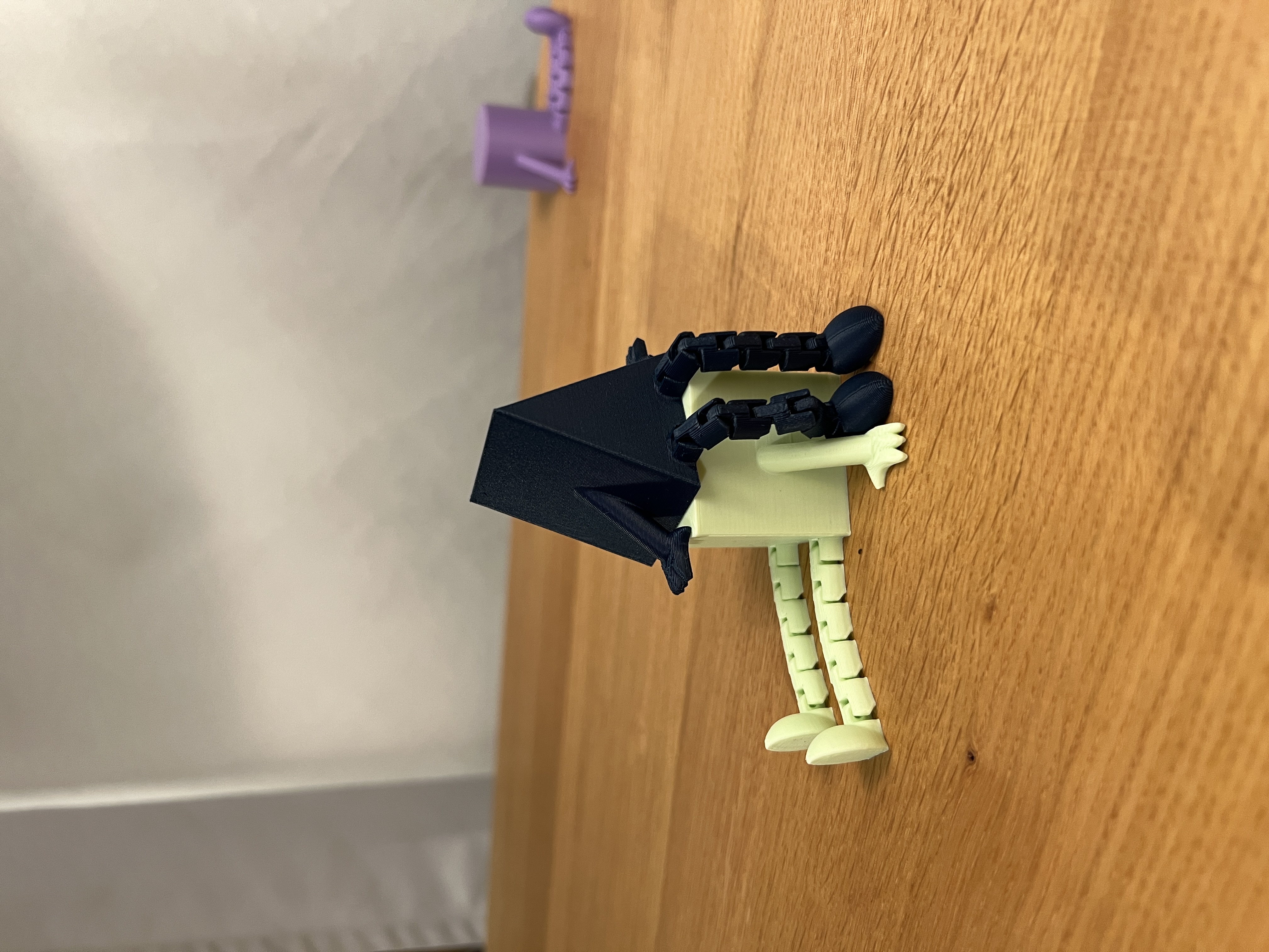 Articulated Triangular Prism Buddy — miniatura 4