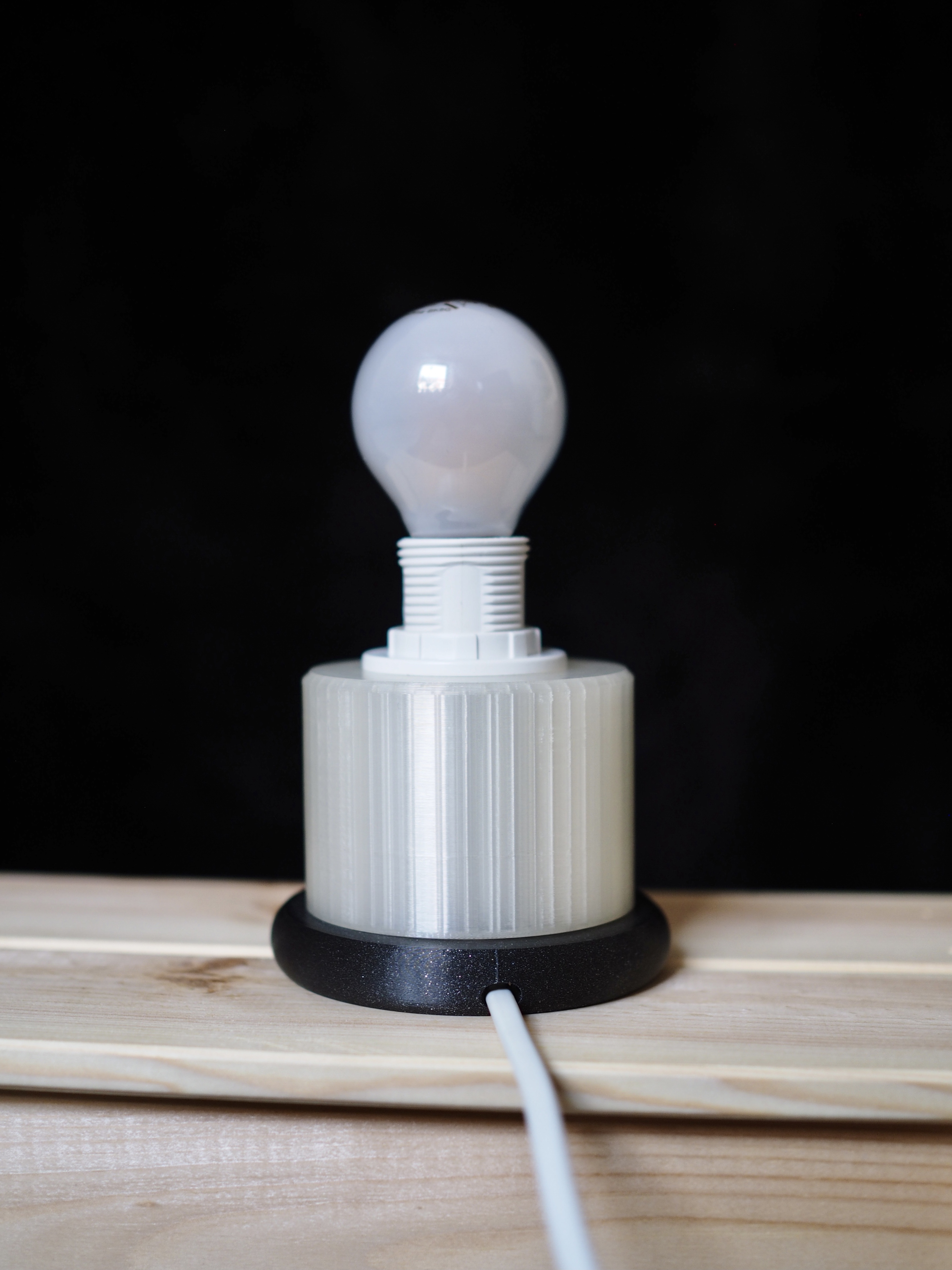 Miniatura 5 do modelo 3D Pine Cone Table Light