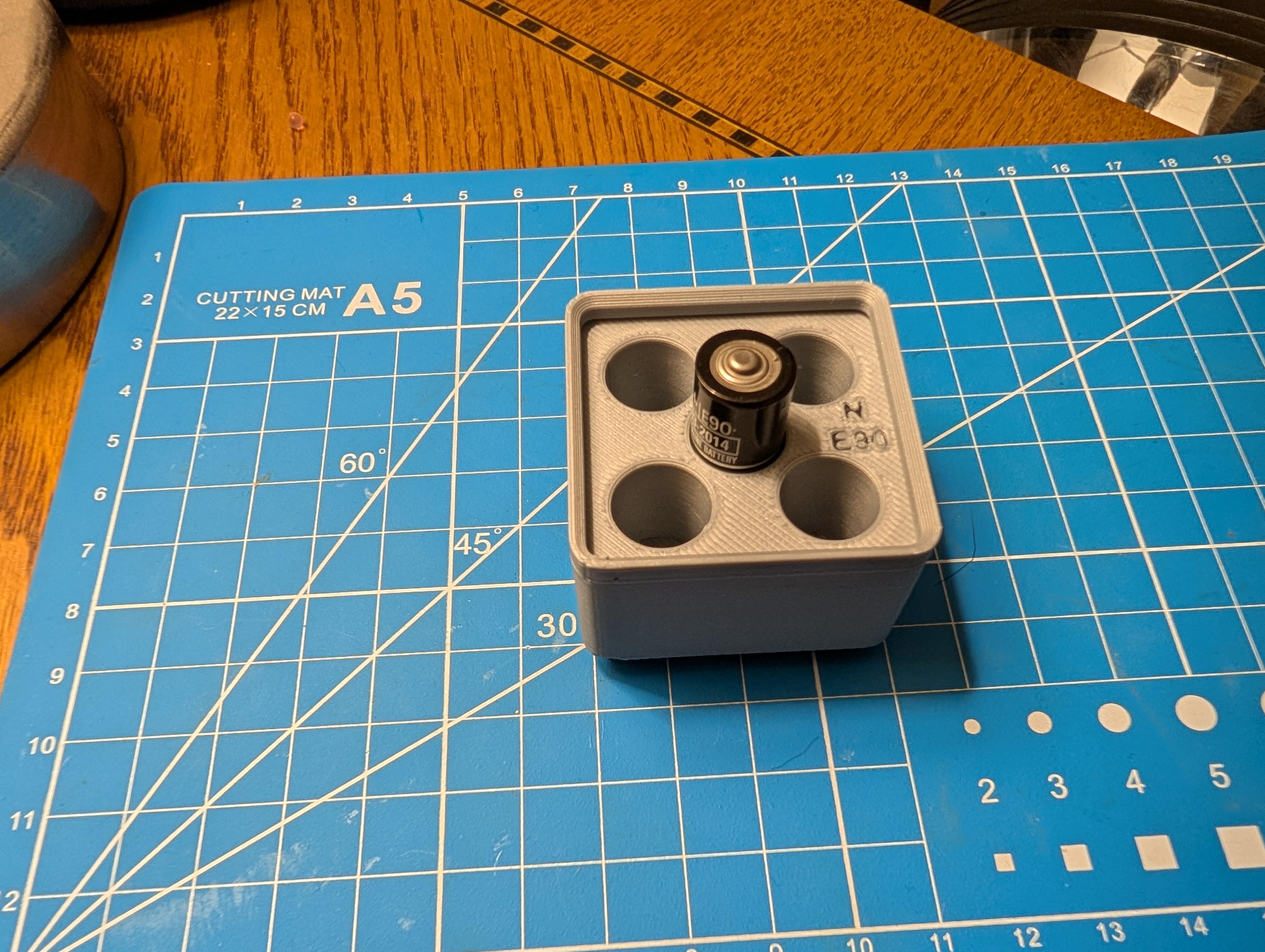 Gridfinity N (E90) Battery holder