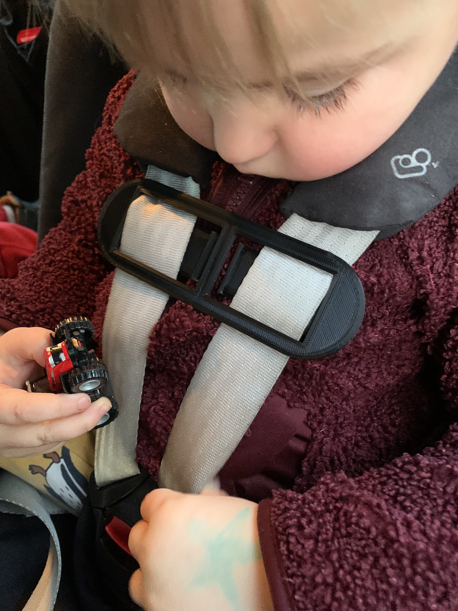 Child seat belt clasp