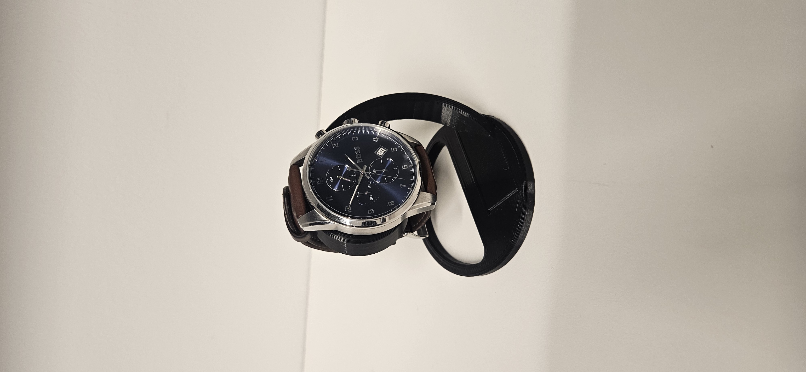 Elegant watch holder