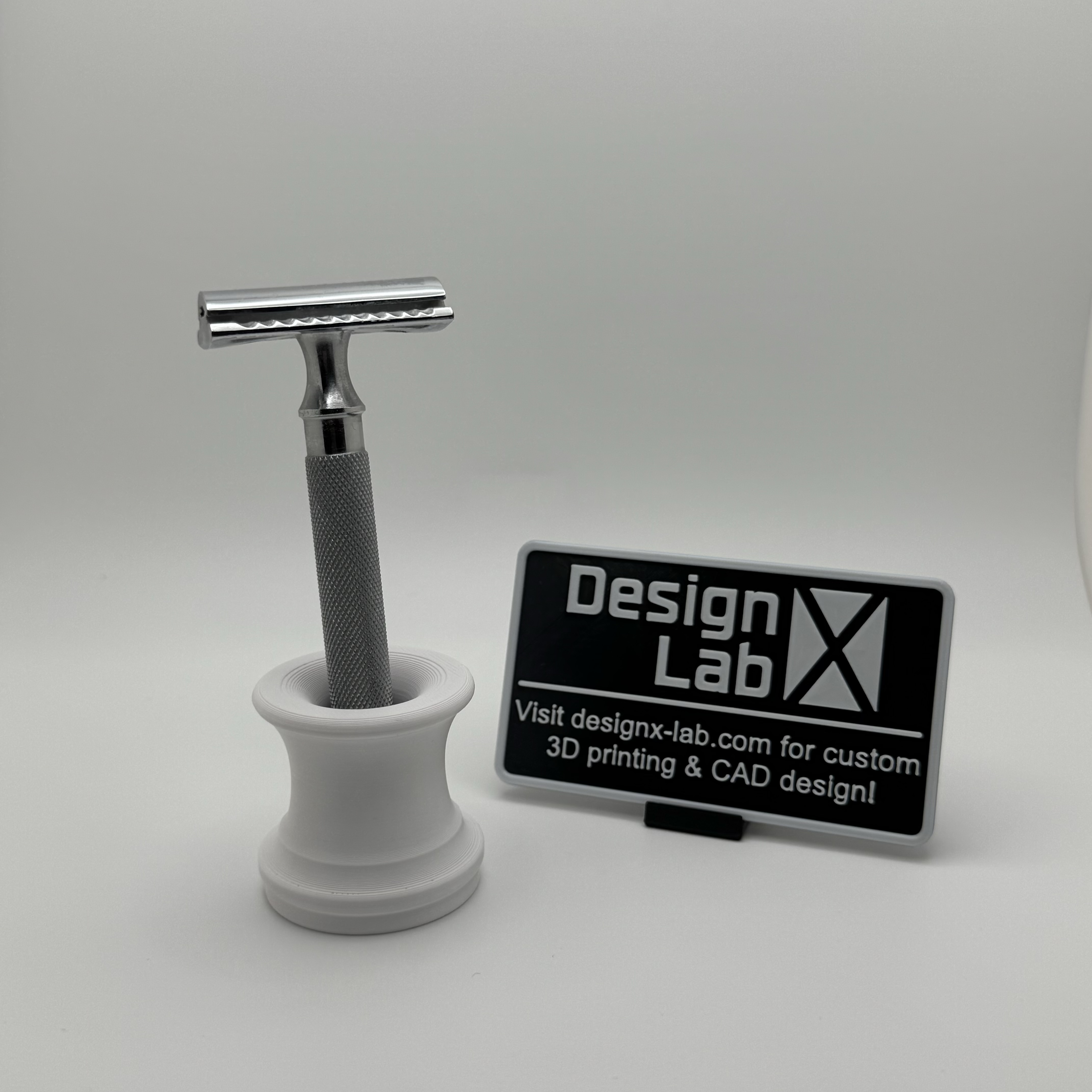 Stylish Razor Stand - designx-lab.com