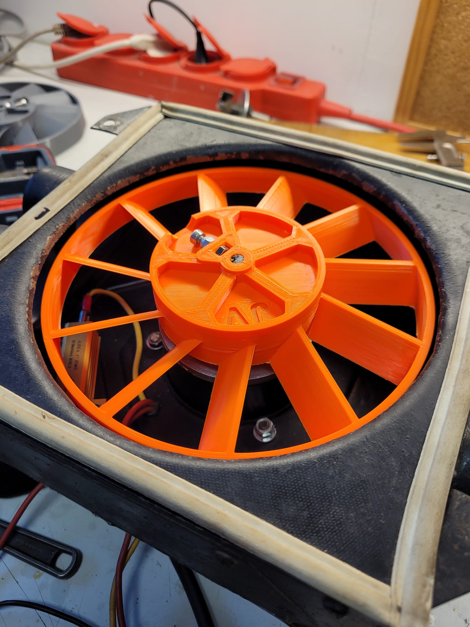 Replacement fan blades for old Volvo tracktor
