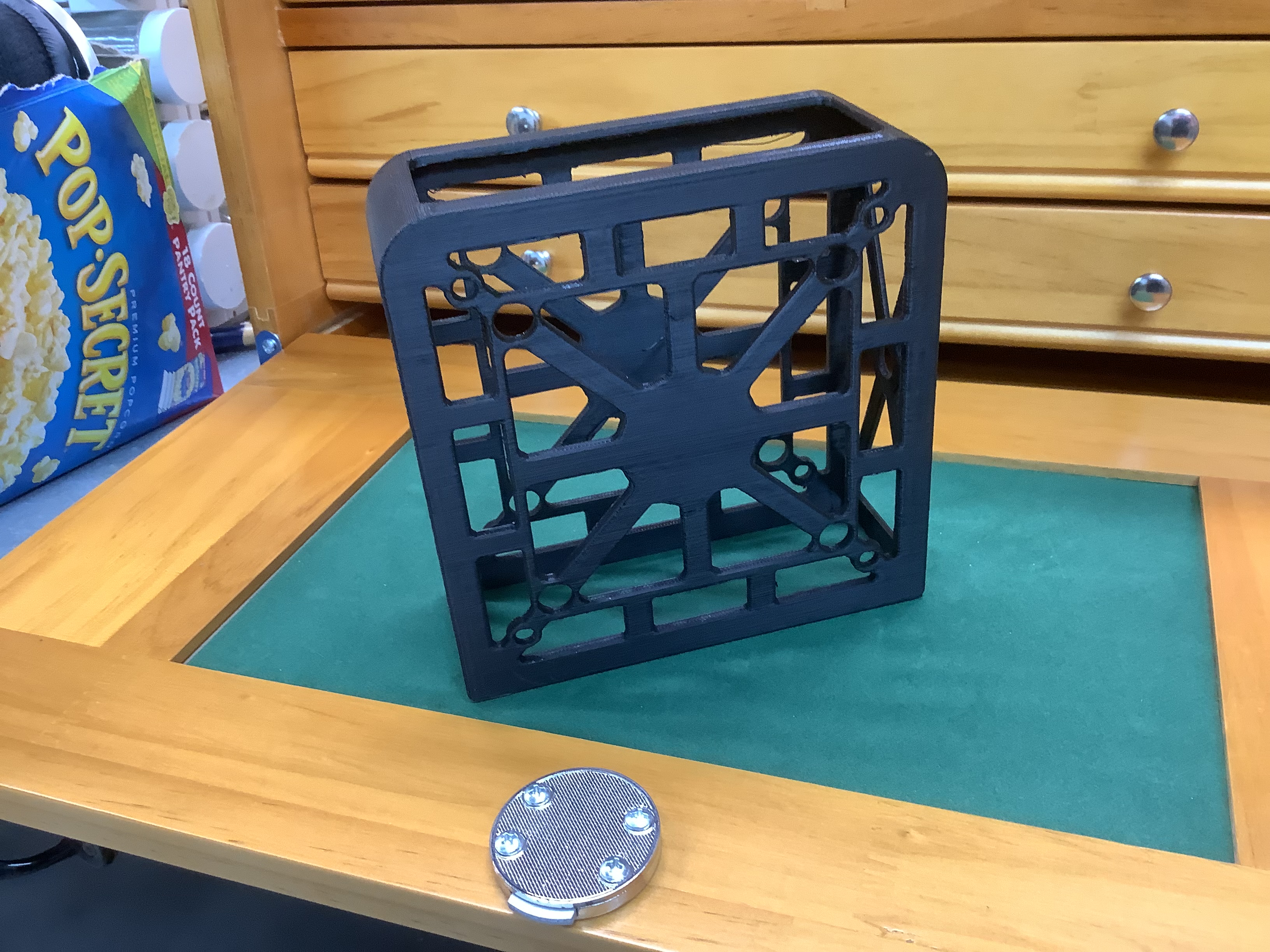 Miniatura 4 do modelo 3D Mini Computer Holder