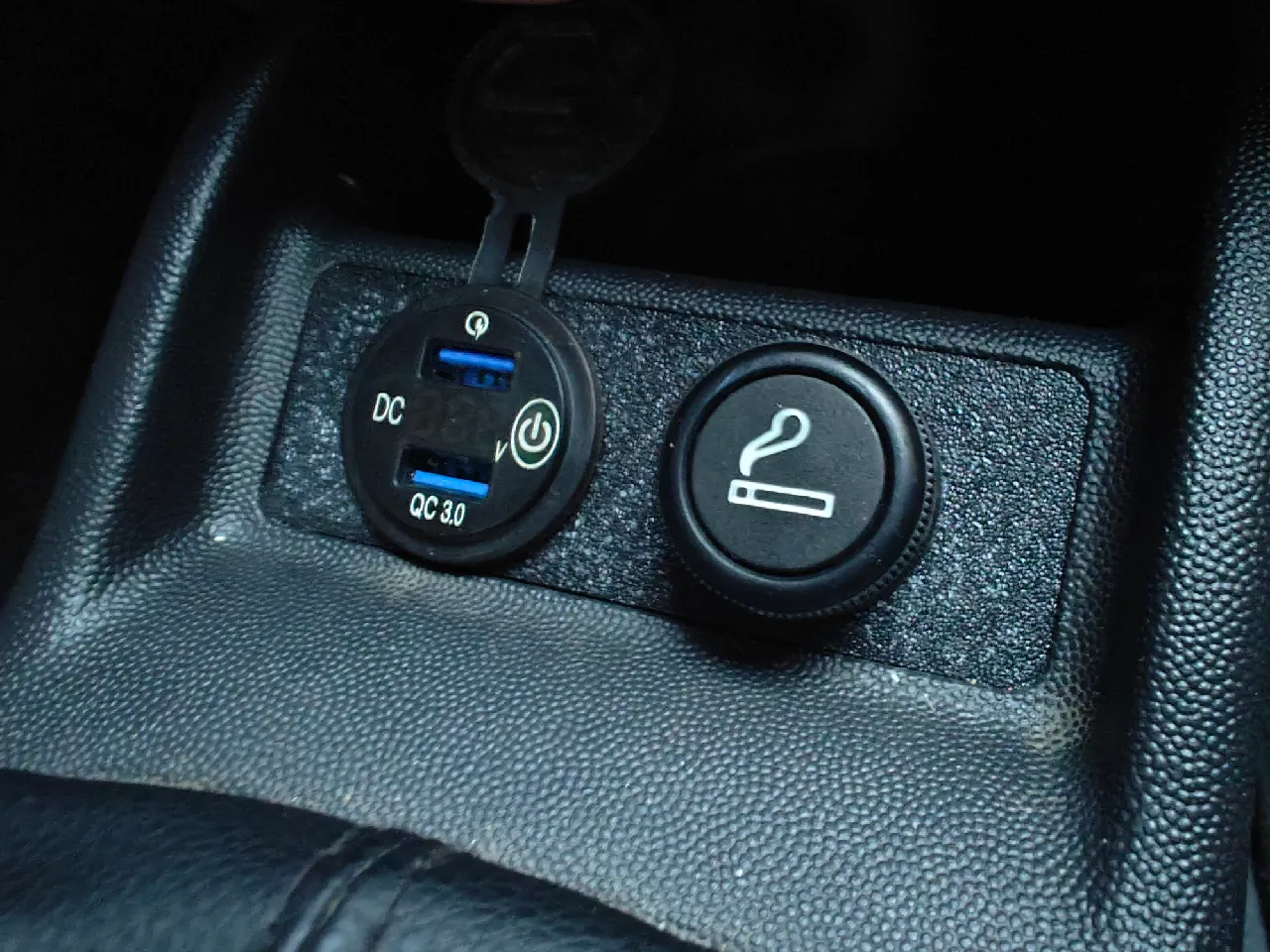 vauxhall corsa cigarette lighter socket Opel/Vauxhall Corsa C Cigarette + USB + Voltmeter Socket by GSNeko |  Download free STL model