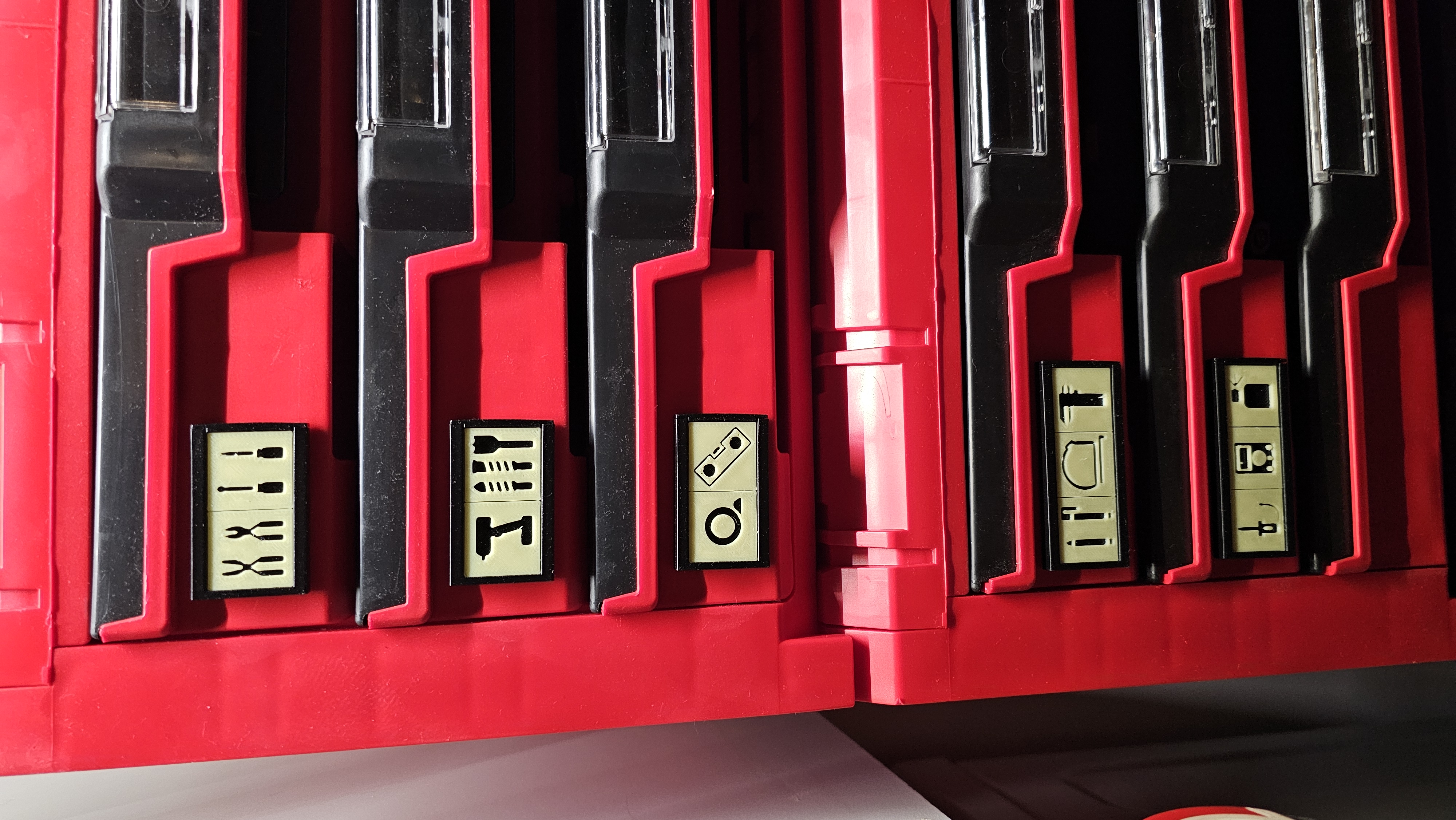 Interchangeable labels for toolboxes. Labels for drawers.