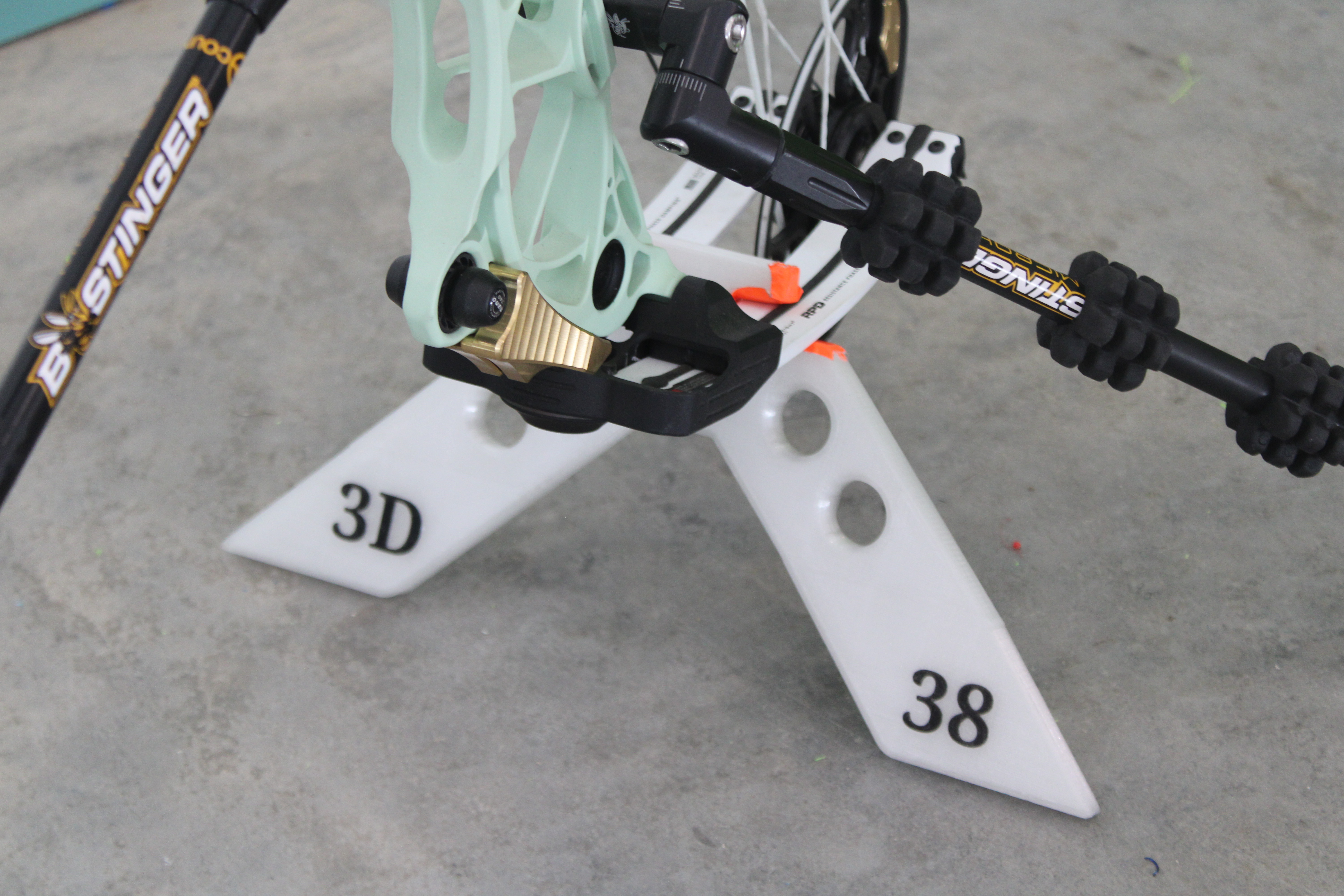 compound bow kick stand