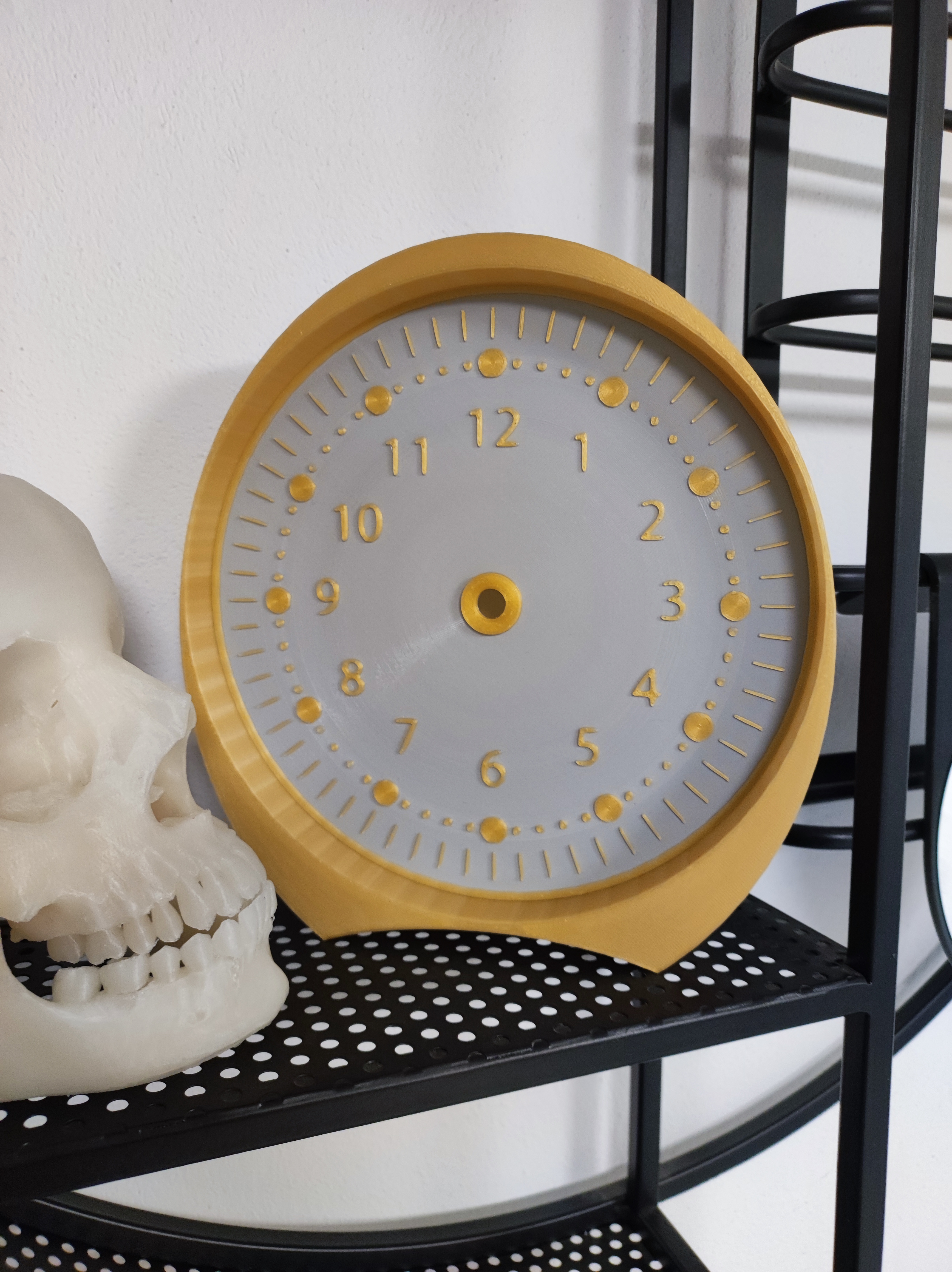 Miniatura 2 do modelo 3D Round table clock for 20 cm dial