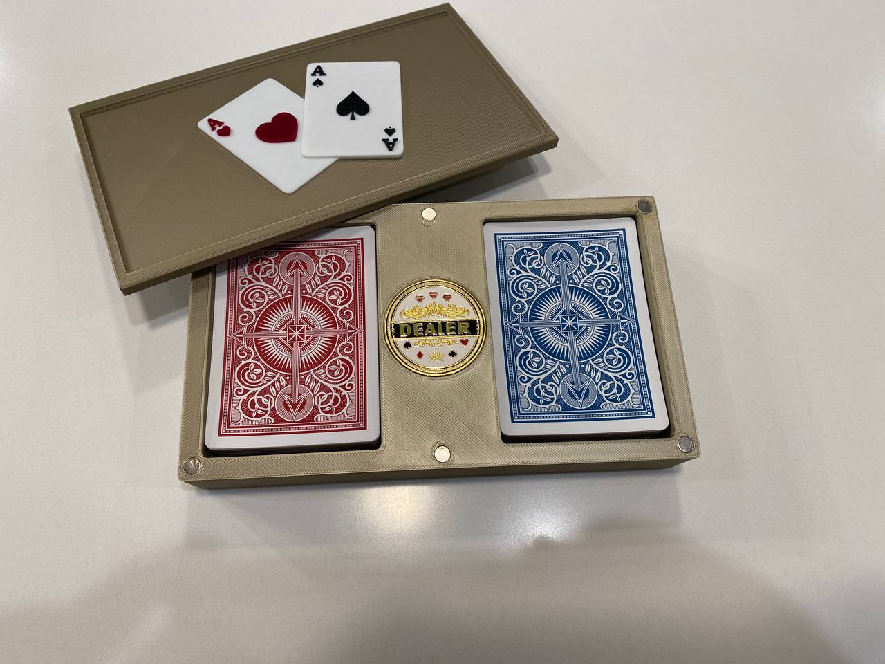 Magnetic Poker Case