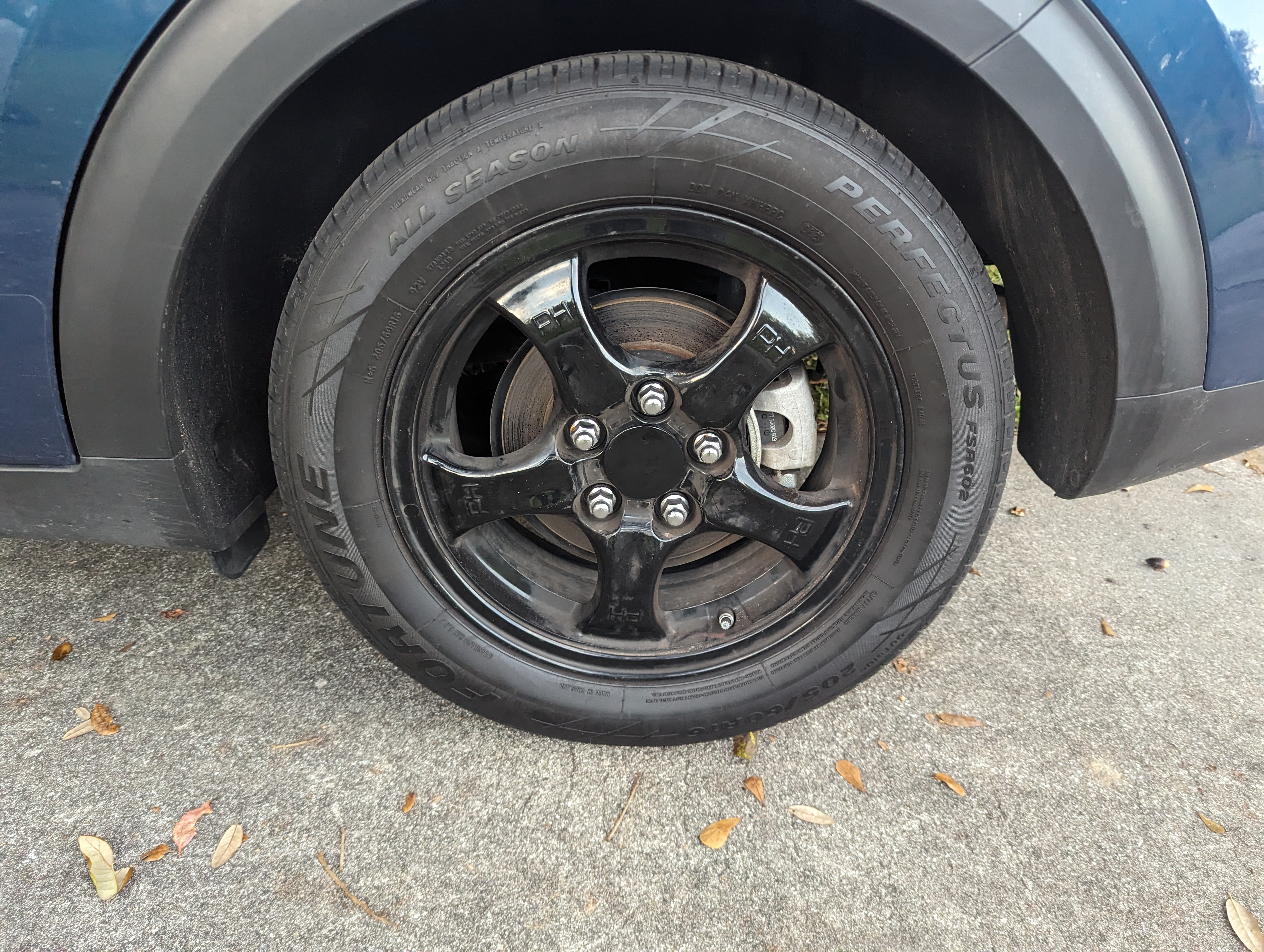 2017-2022ish Kia Niro Wheel Center Hub Caps