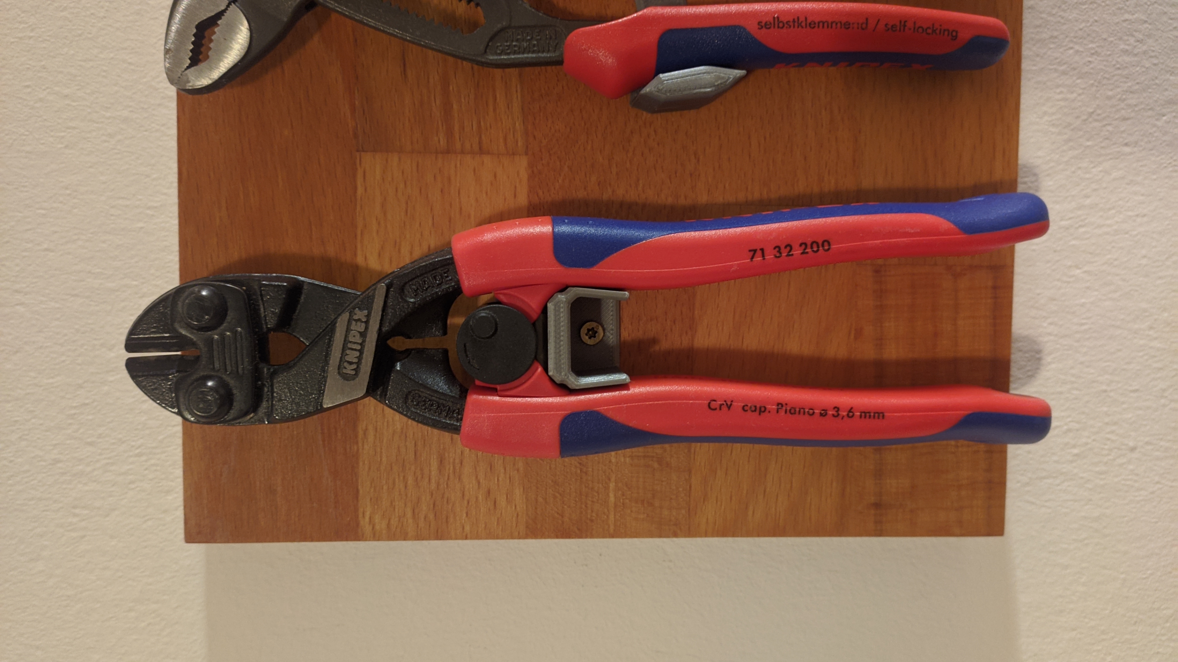 Knipex wall mount Type 3 for piano wire cutter