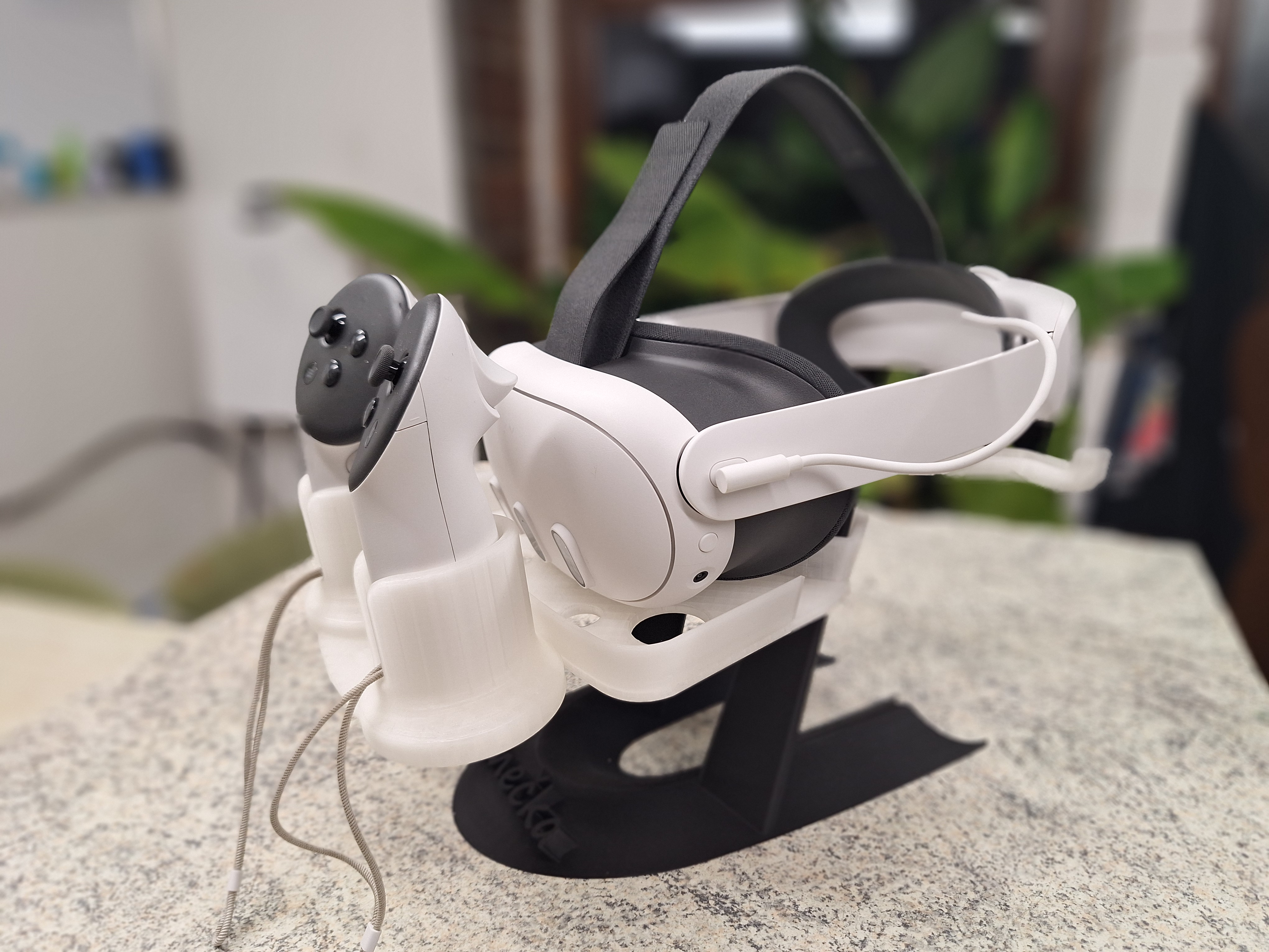 Holder for Meta Quest 3 VR glasses including controllers