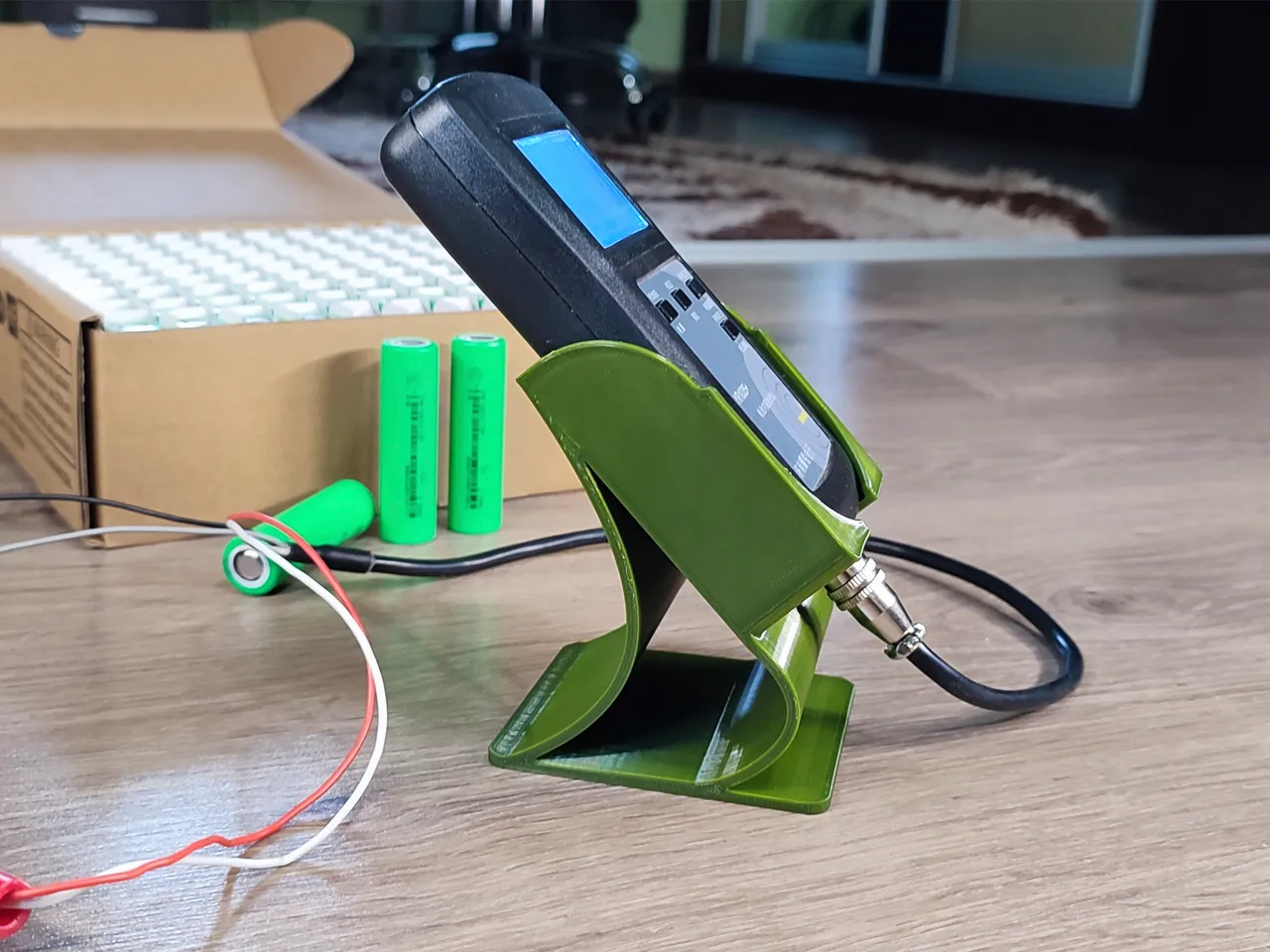 YAOREA STAND AND 18650 HOLDER by PIZZA_CAT | Download free STL