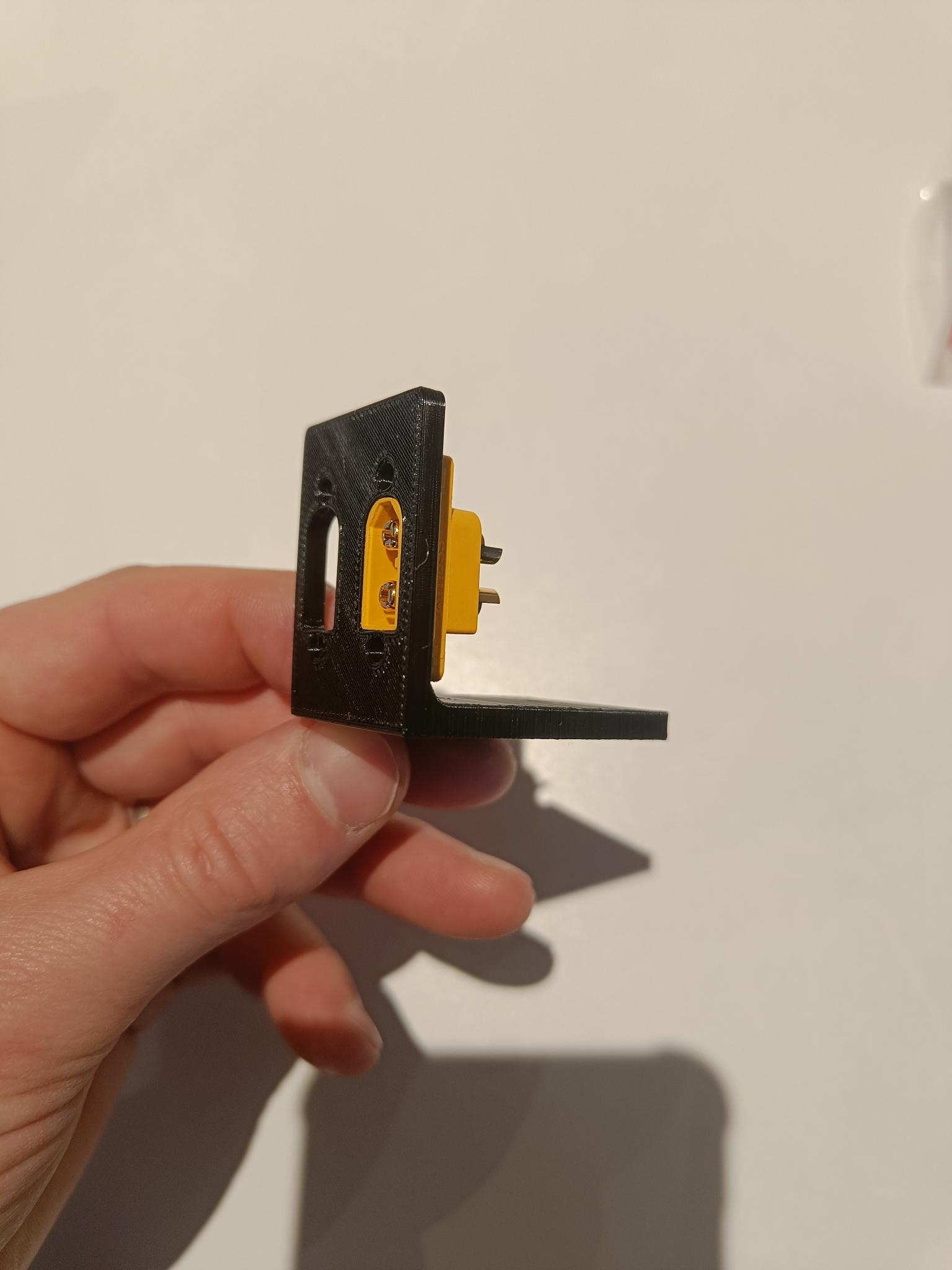 L bracket 2 x XT60 connector
