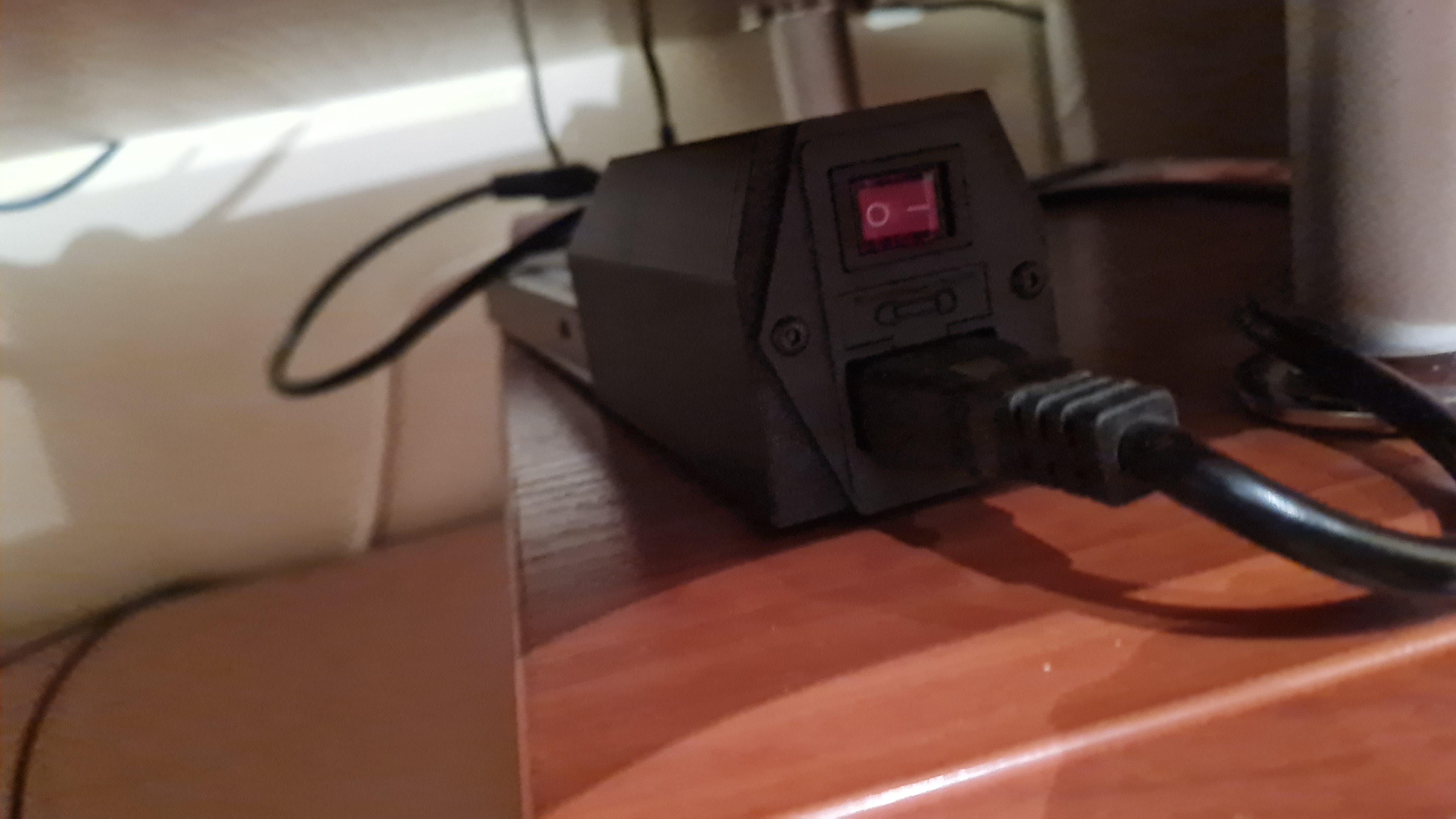SUCIKORIO LED Transformer 24 V 400 W IEC320 C14 Power Switch Casing