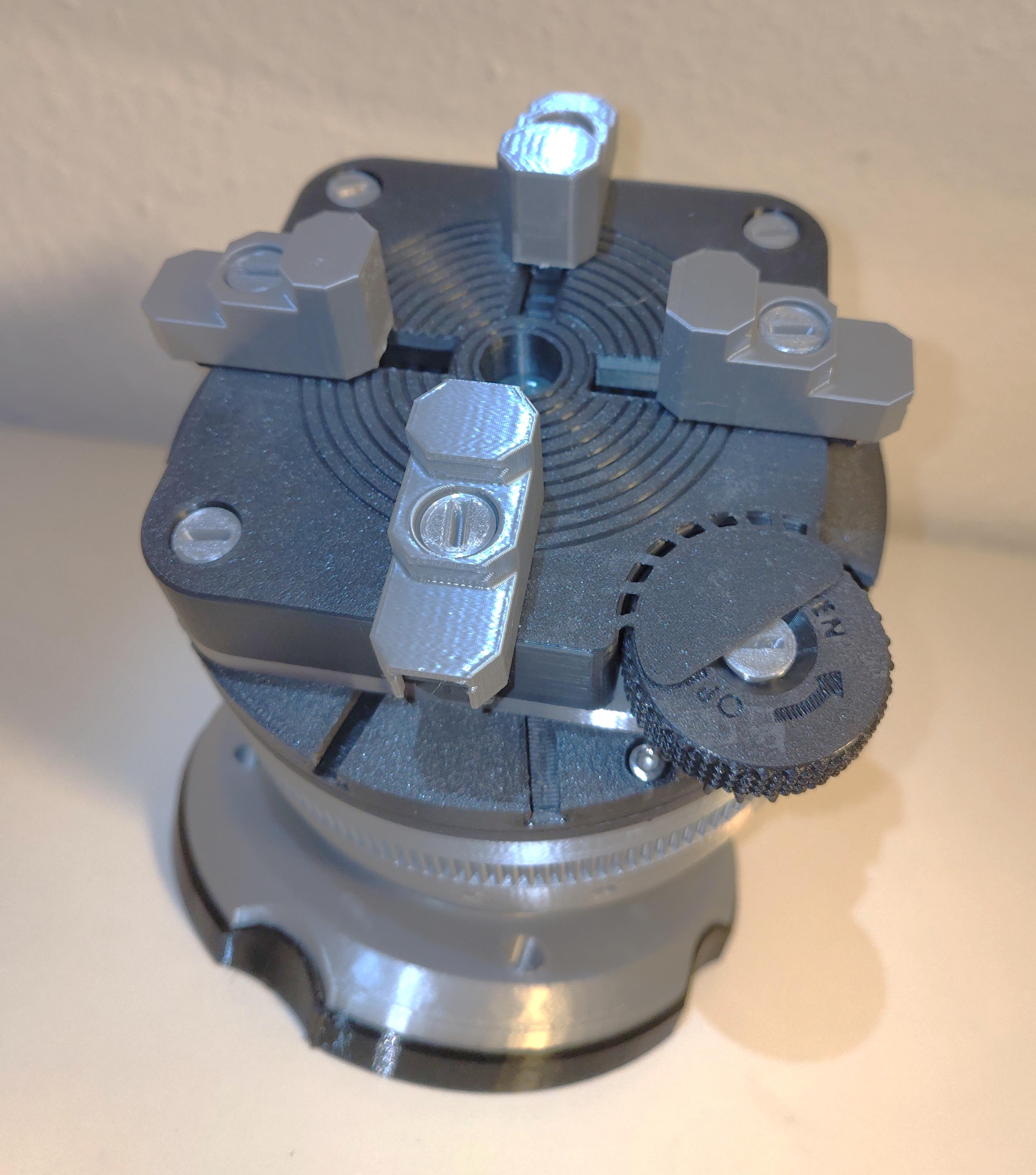 Bench Mountable Vise for Highly Adjustable Ball Vise System