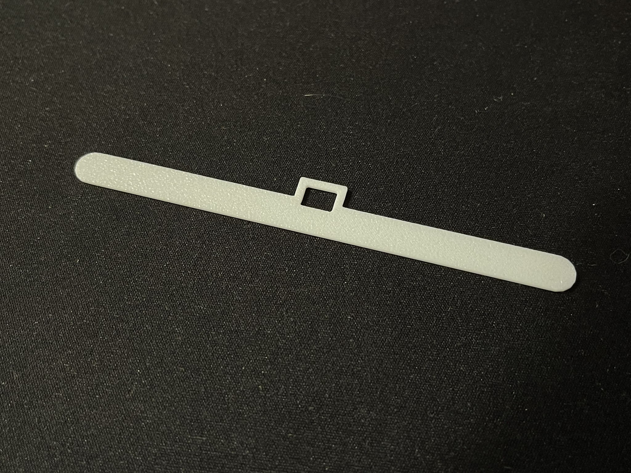 Customizable/parametric vertical blinds hanger