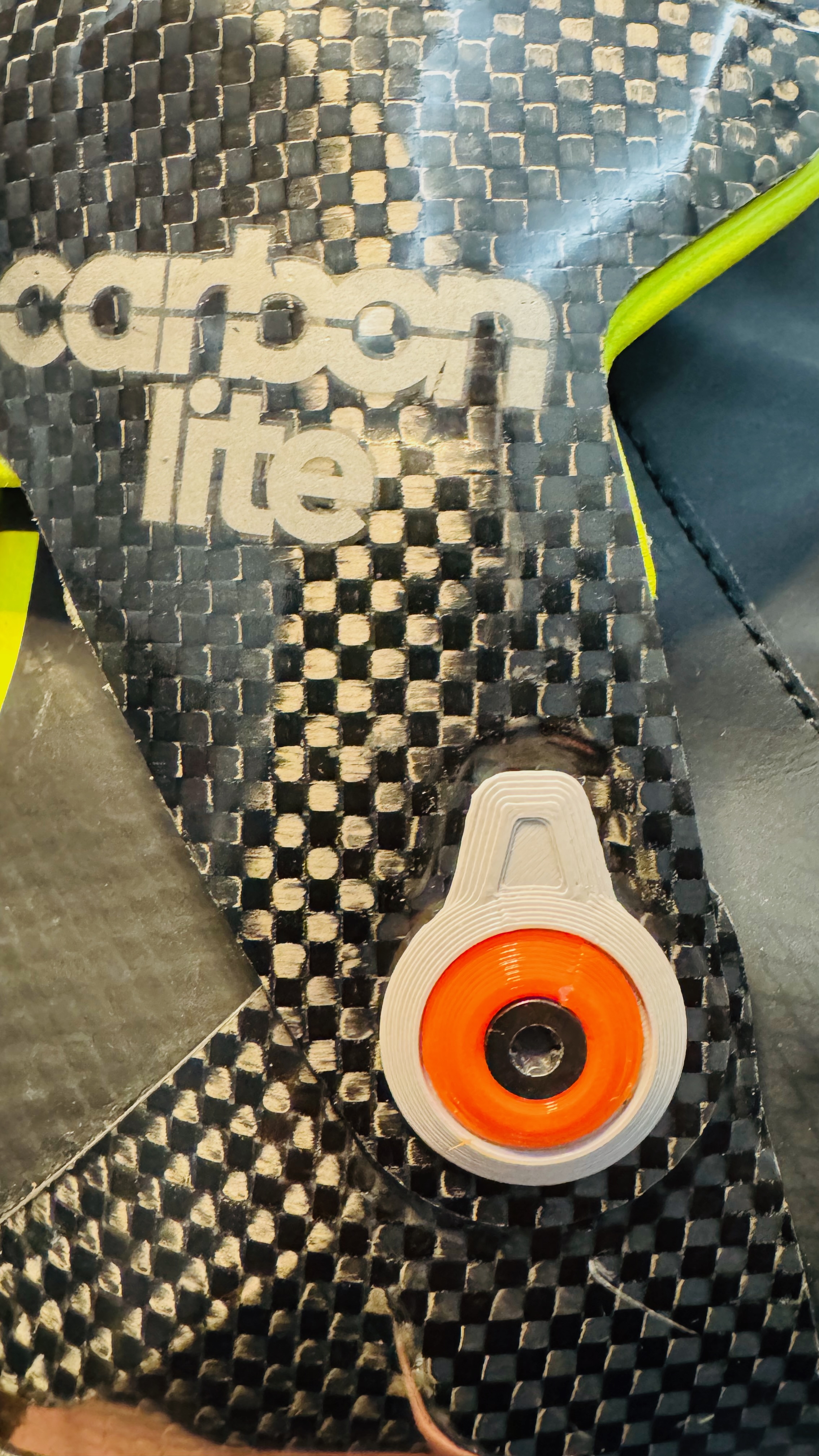 Fischer Carbon Lite boots hinge
