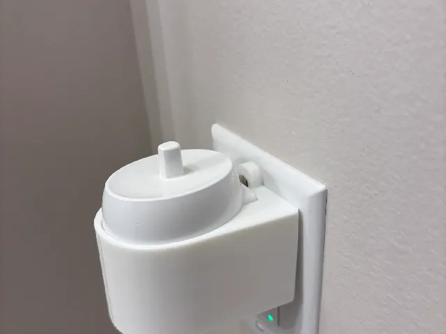 Oral B Charger Holder (US plug) with Decora Wallplate Screw Hole