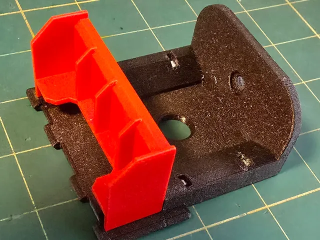 Martin's SG-1 Stargate model - Merges 3 out of 4 elements of the Wall mounts created by Spradlinb