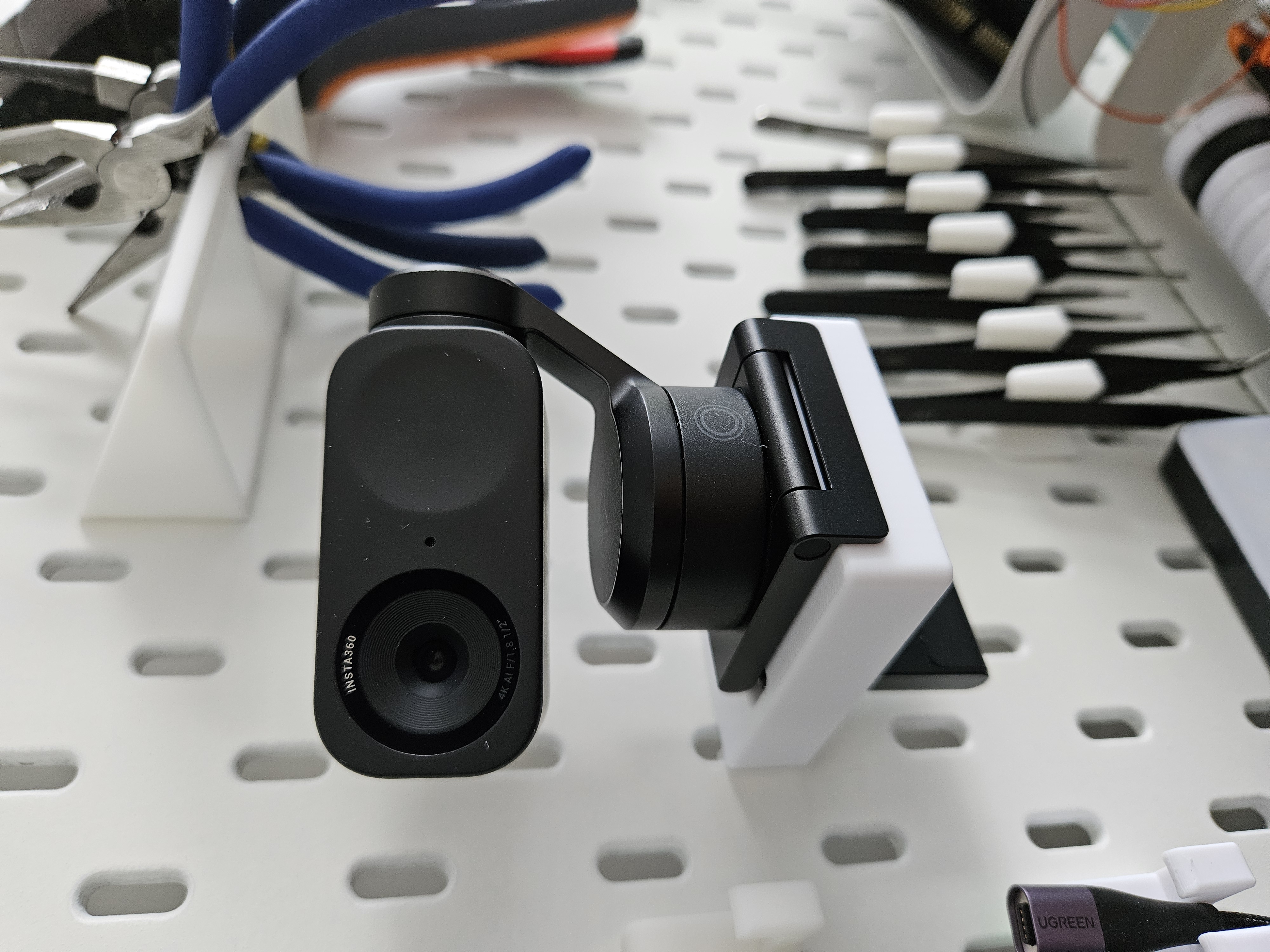 Insta360 Link 2 Webcam Skadis Holder