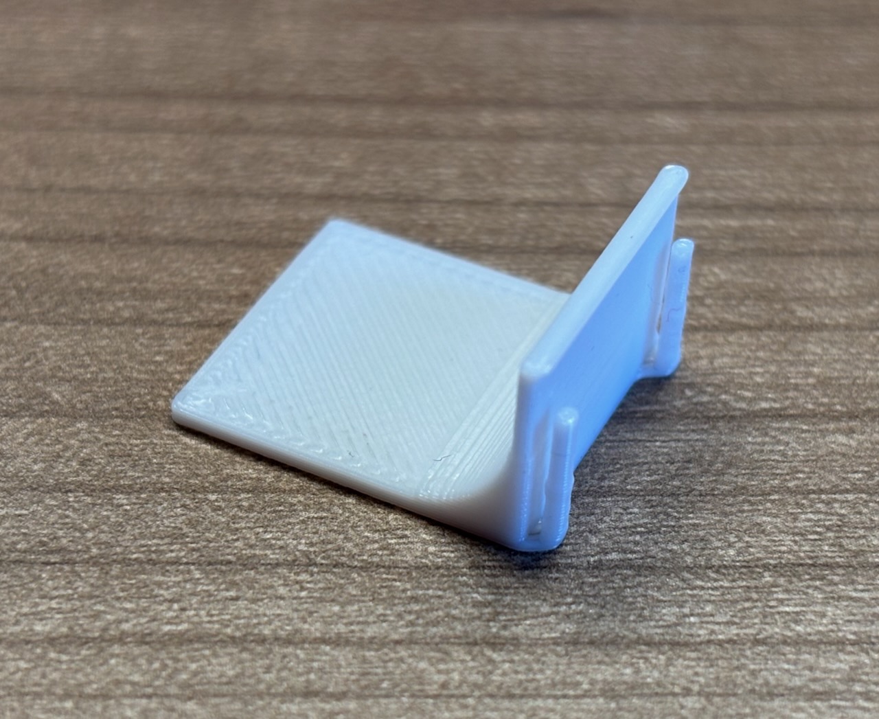 Miniatura 2 do modelo 3D LED strip holder