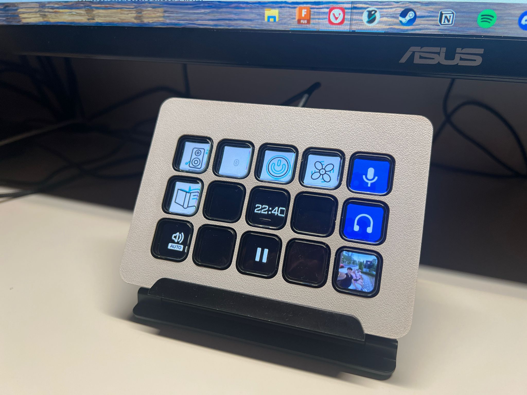 Miniatura 6 do modelo 3D Stream Deck Cover