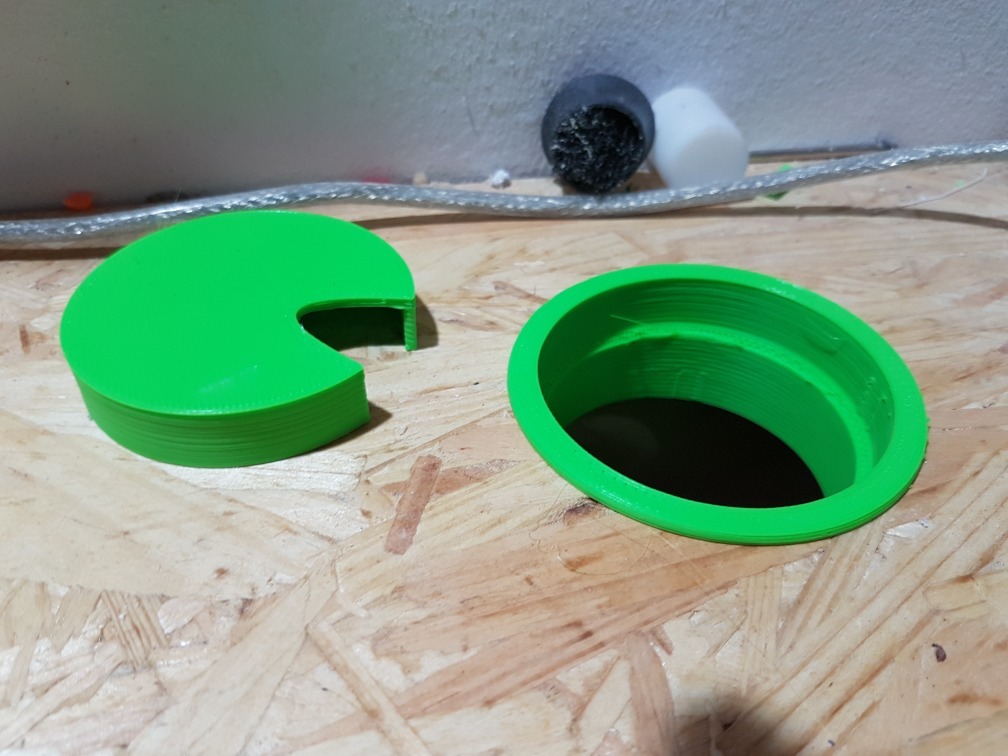 Socket cable insert (Grommet)