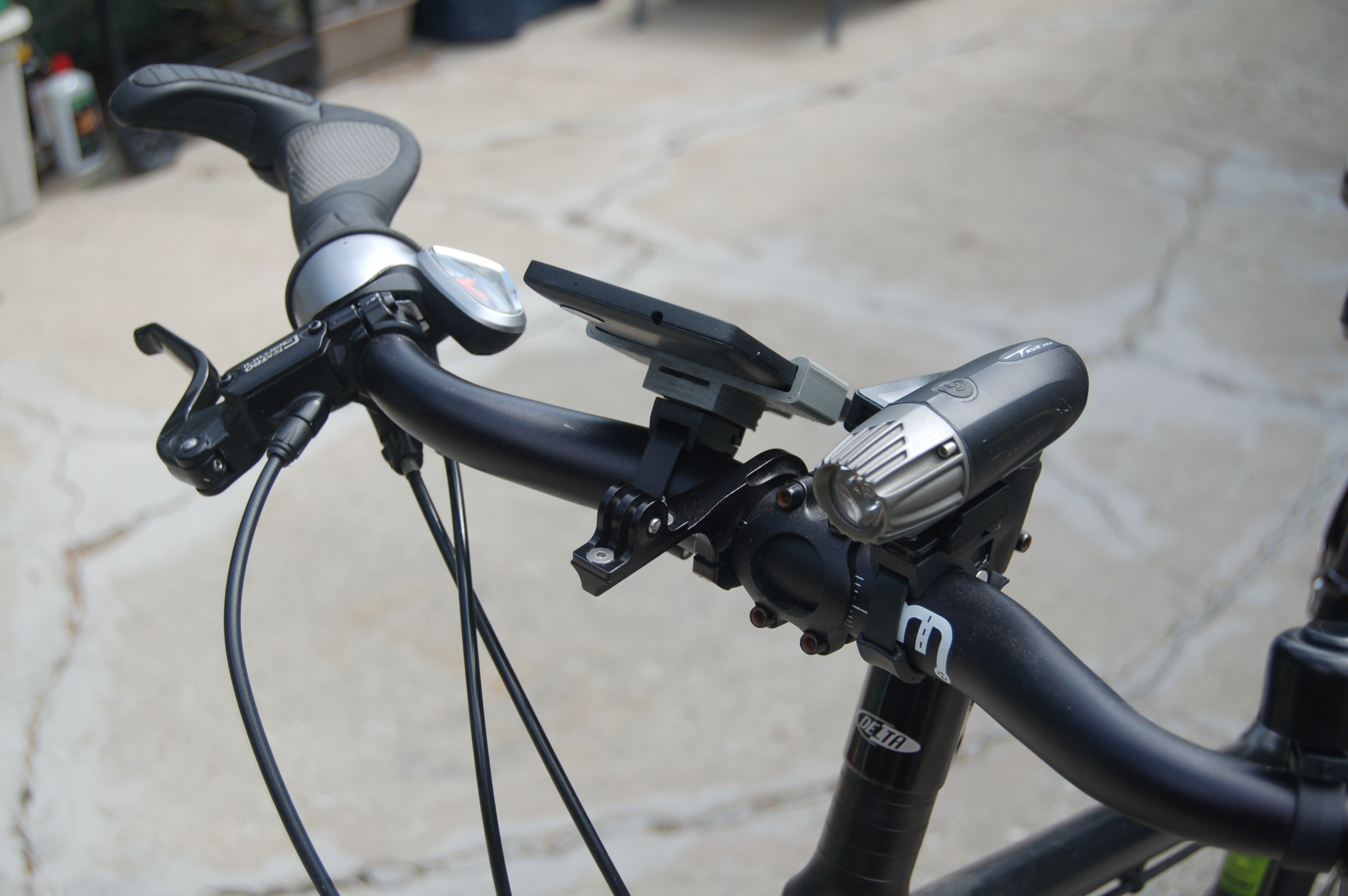 Nexus 5 bicycle handlebar mount by Tom C | Download free STL model ...