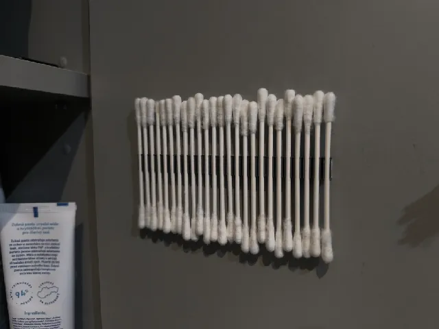 SwabSnap cotton swab holder (vase mode)