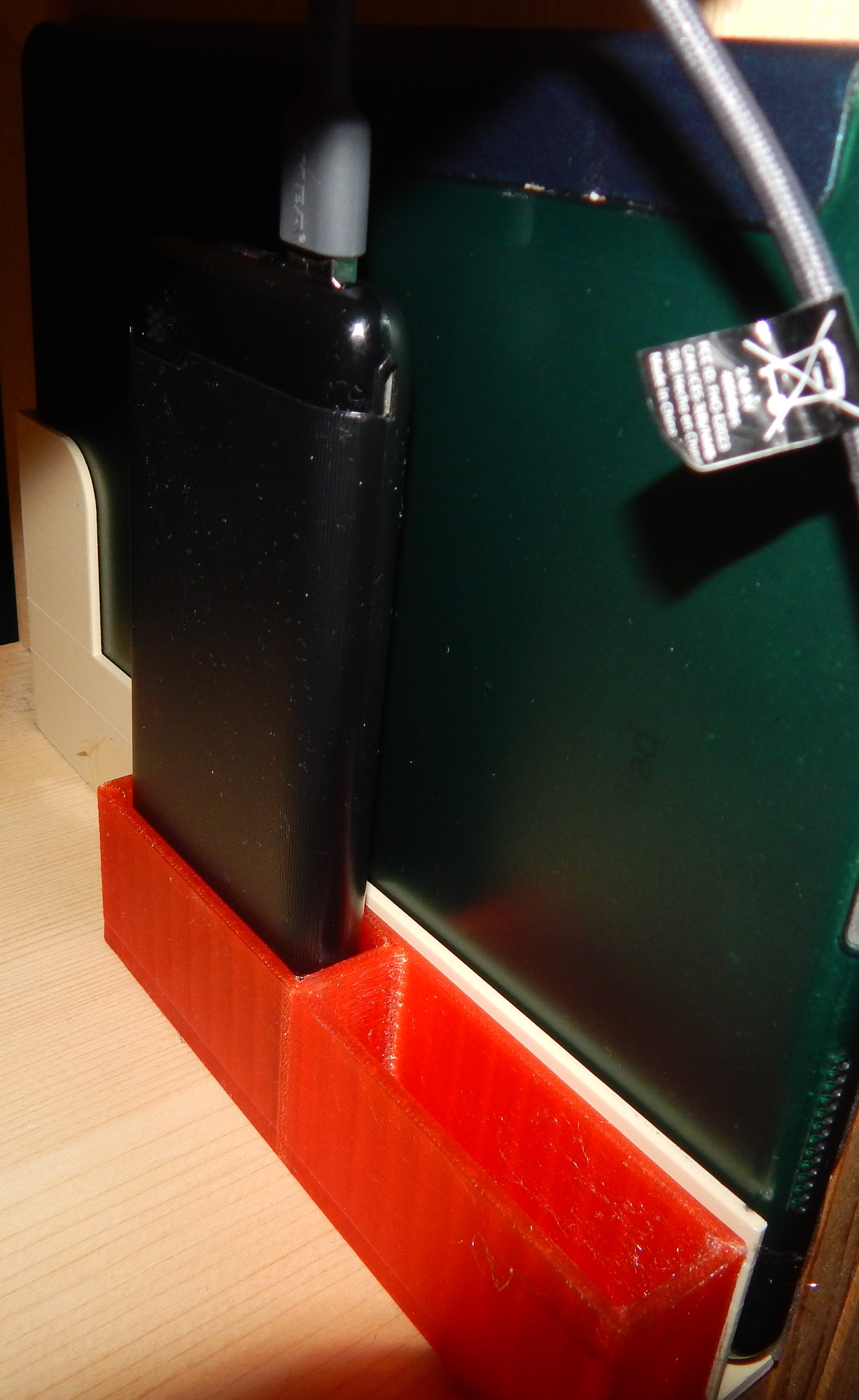 Halter IPad 9,7 und Powerbank als dezentrale Versorgung