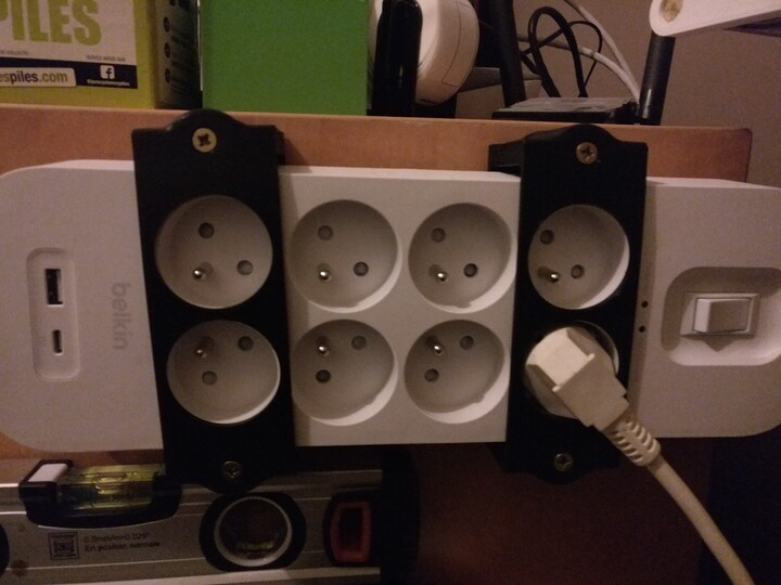 Robust power double-width mount