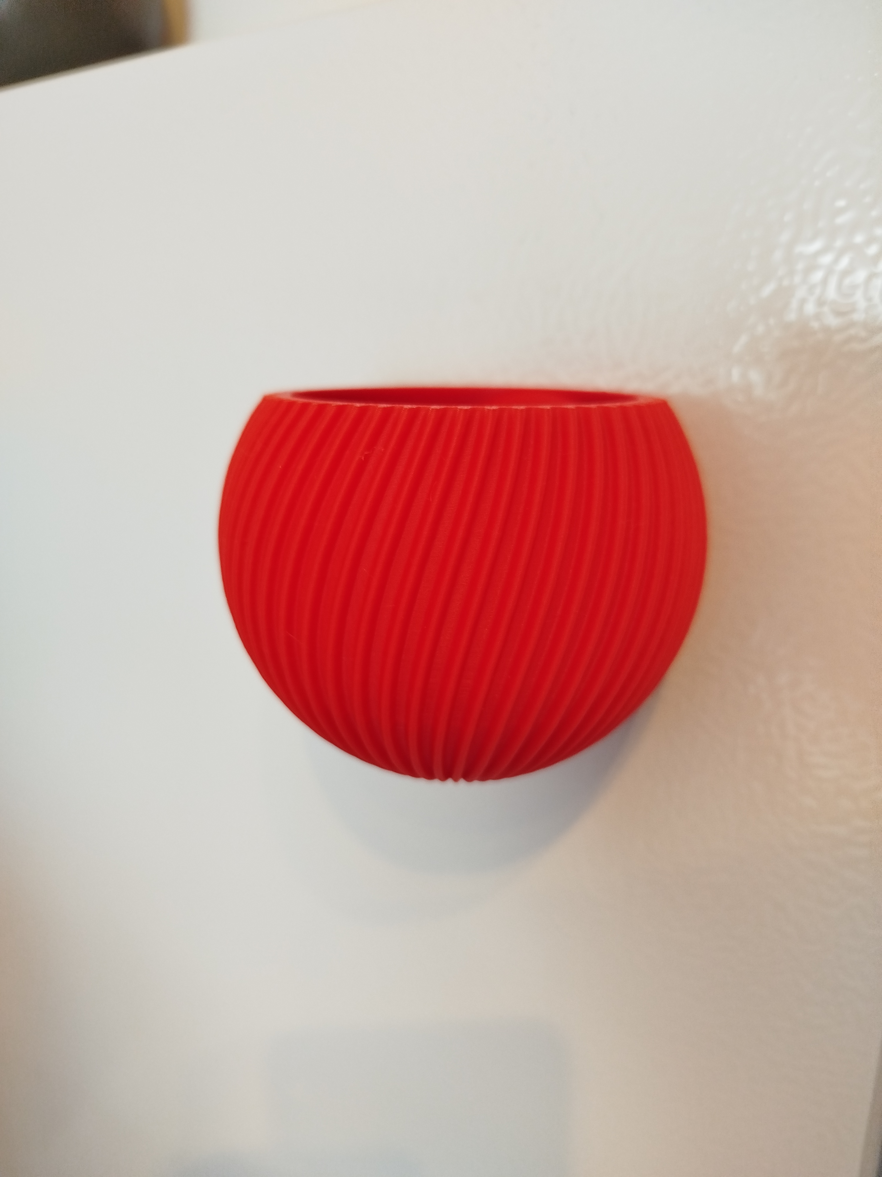 Magnetic planter - Grooved