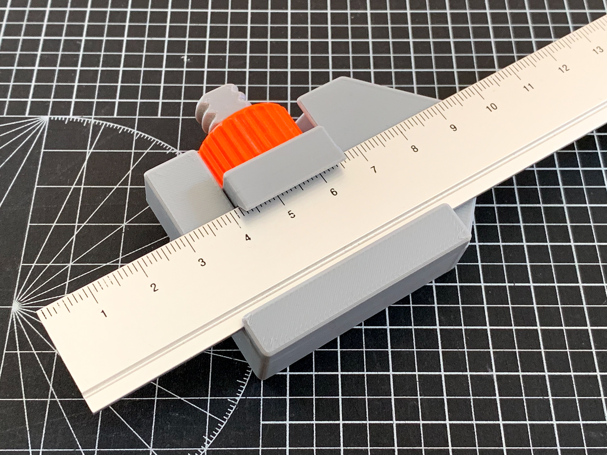 [Remix] Adjustable Ruler Positioning Block 3D model thumbnail