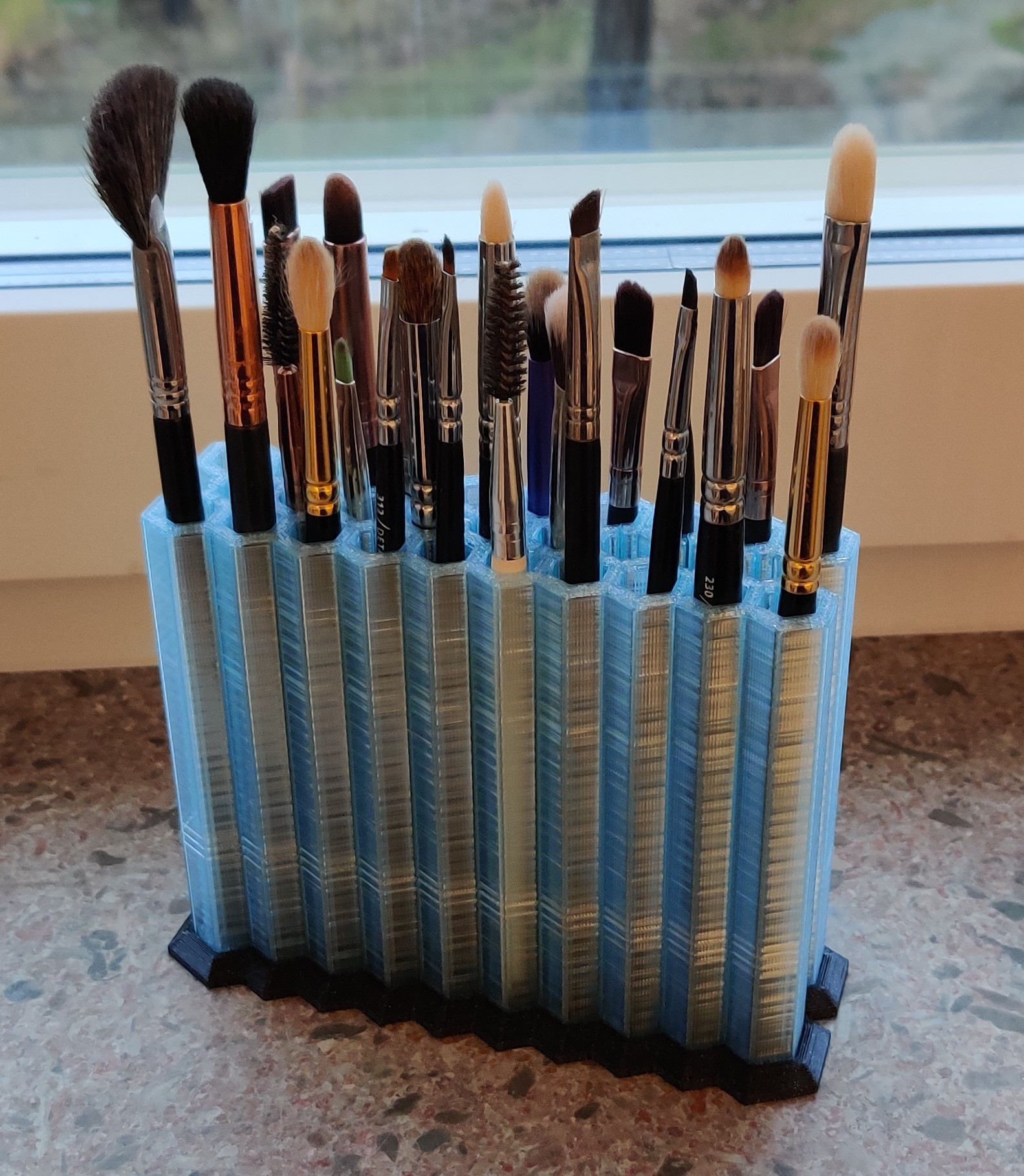 Vase mode Make up brush stand - Small brushes