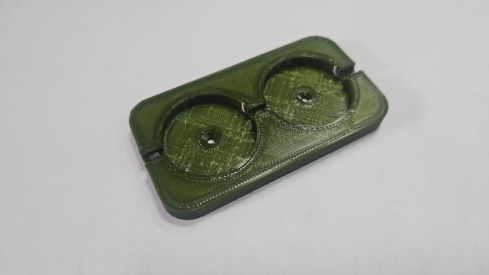 Double die plate for sealer