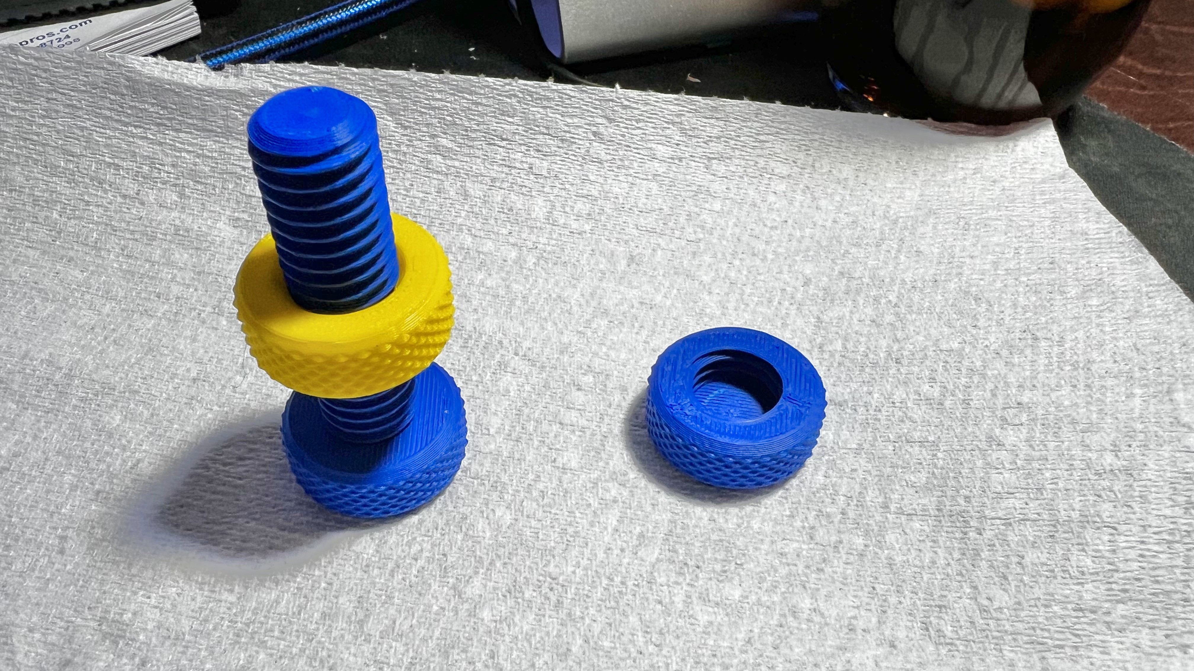 V2 Double-headed knurled fidget bolt