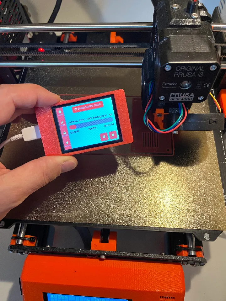 CYD ESP32-2432S024 Enclosure 2.4 inch screen by dotStudio