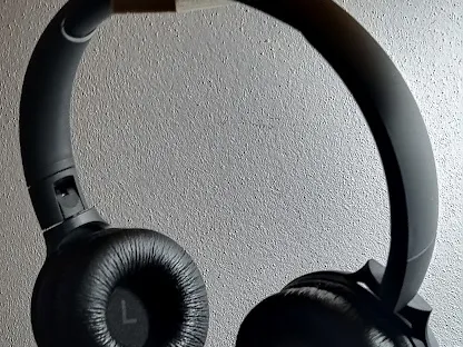 universal headphone stand