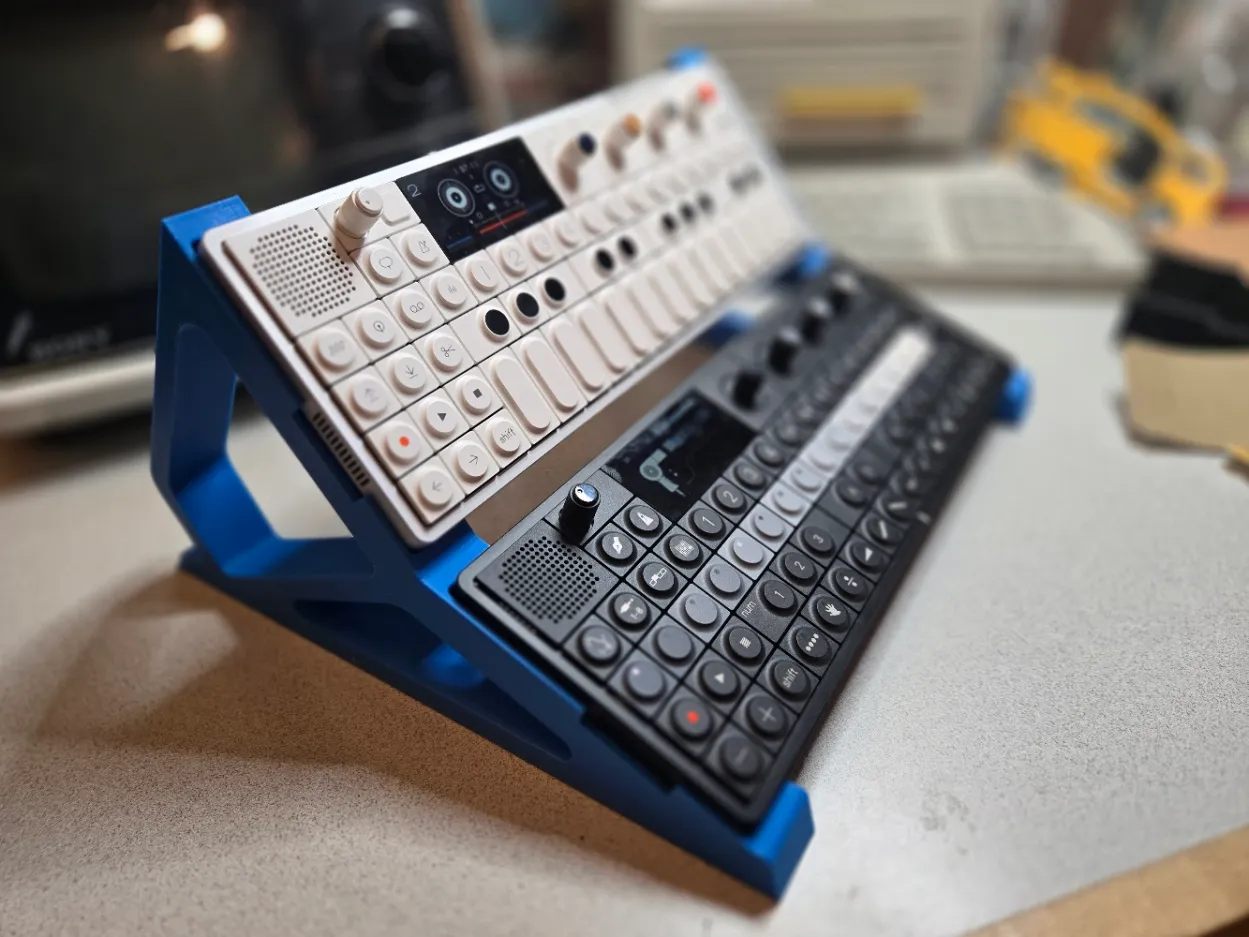 Teenage Engineering OP-1 Field and OP-XY dual performance stand by