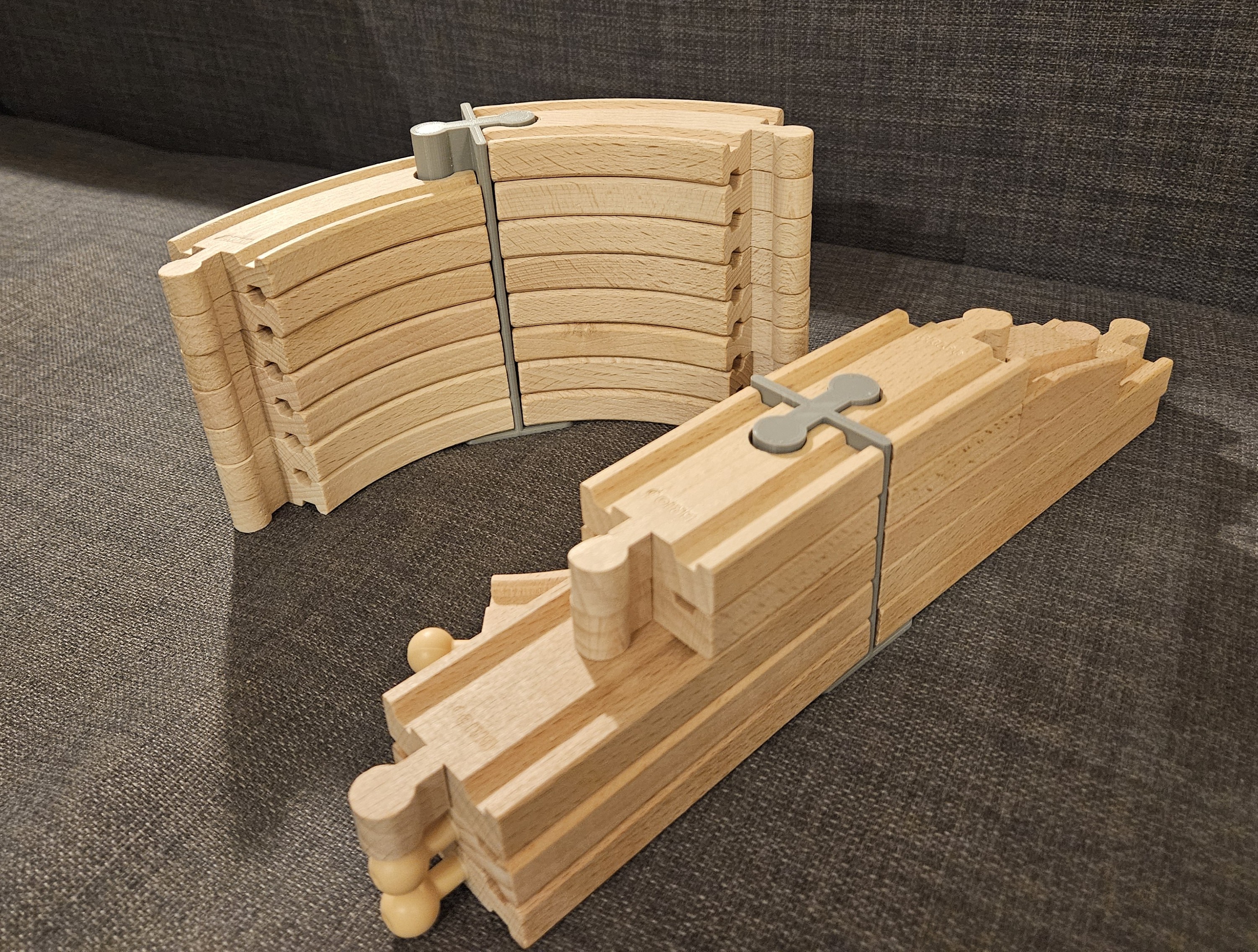 Brio train rail storage pillar