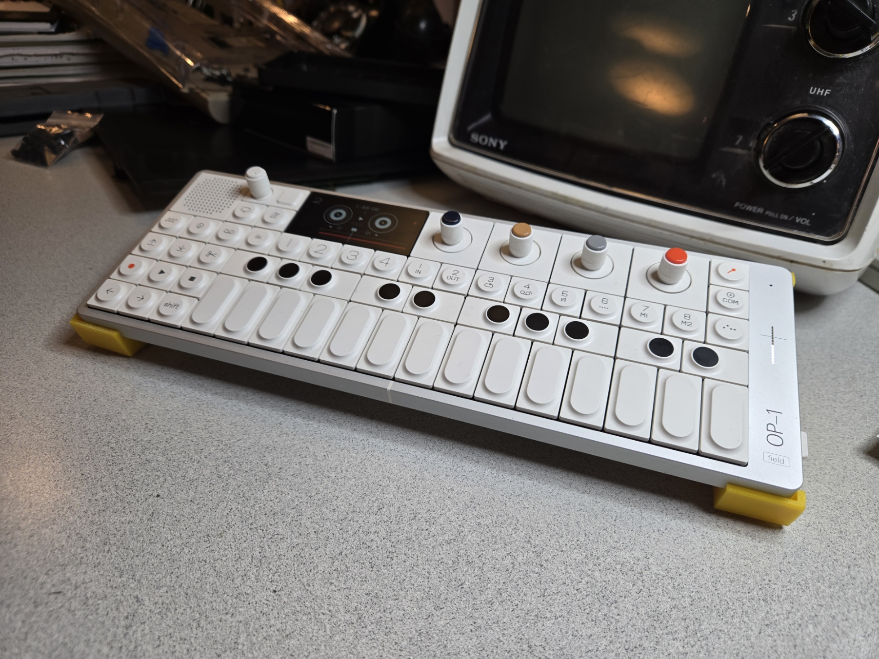 OP-1 Field performance stand