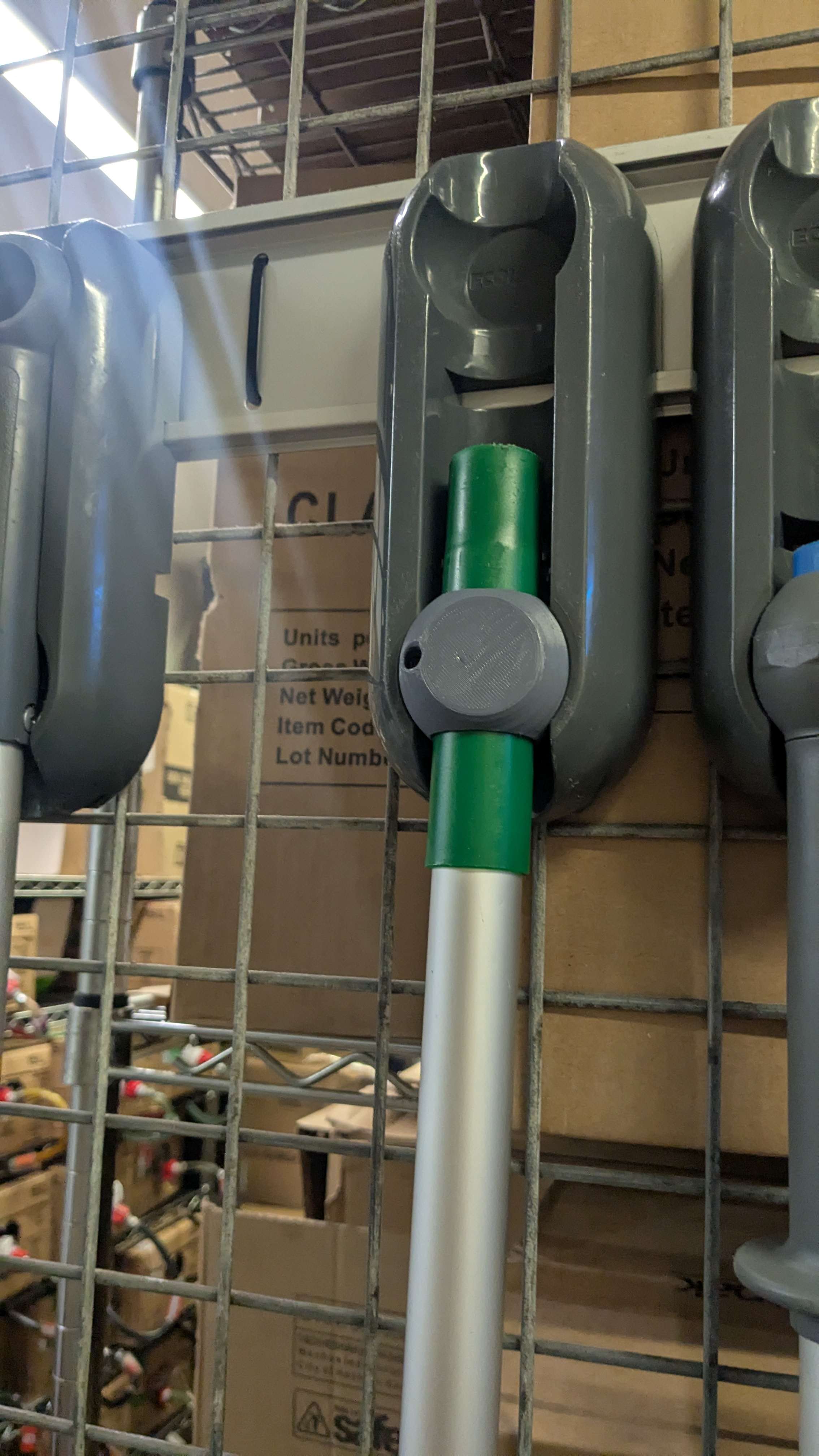 EcoLab Duraloc to Mop handle adaptor