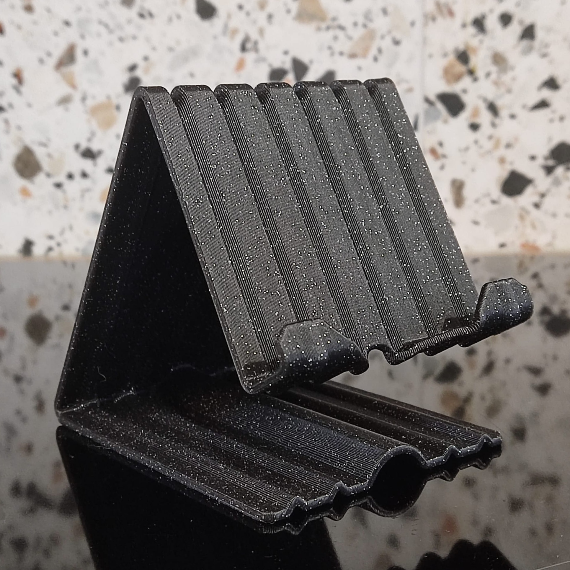 Phone stand - no supports - vase mode
