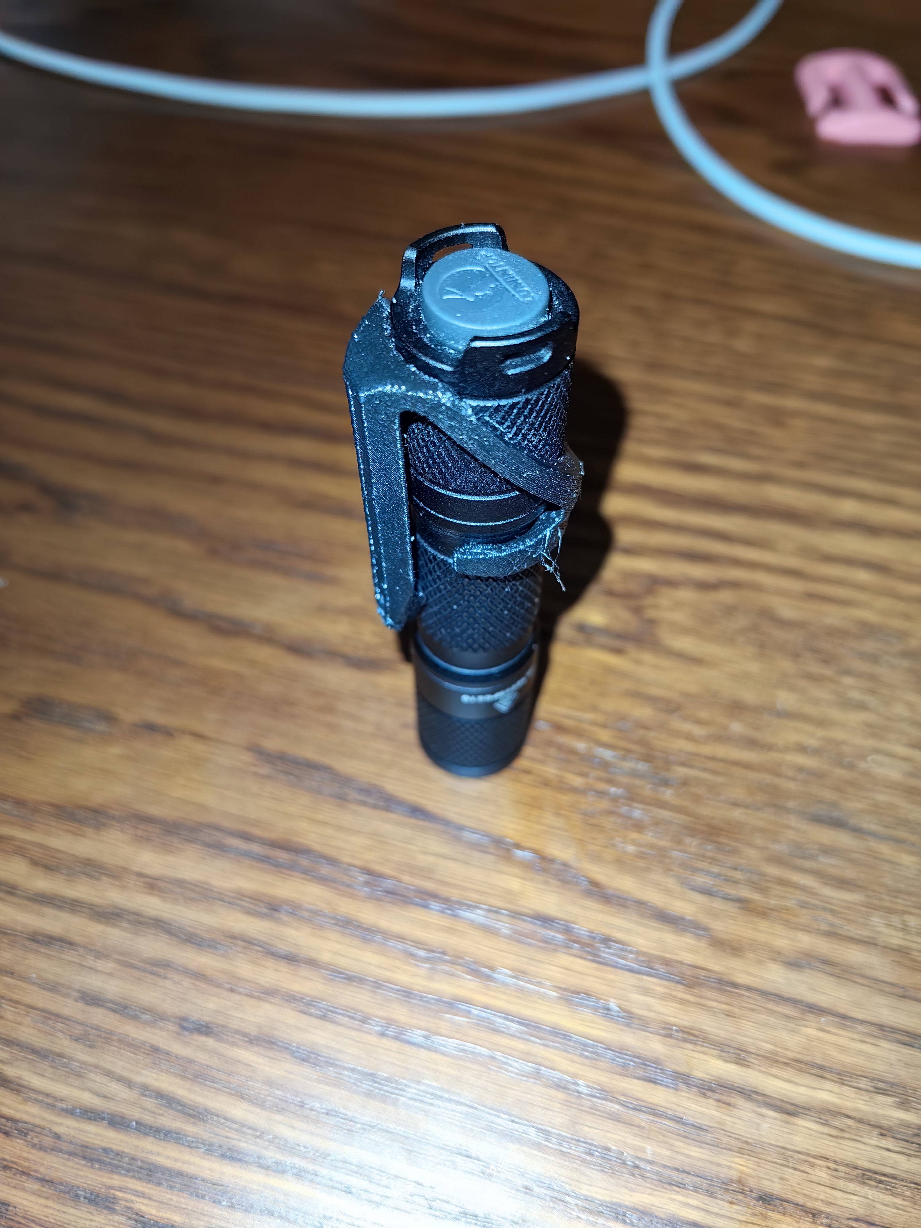 clip on the LUMINTOP tool AA