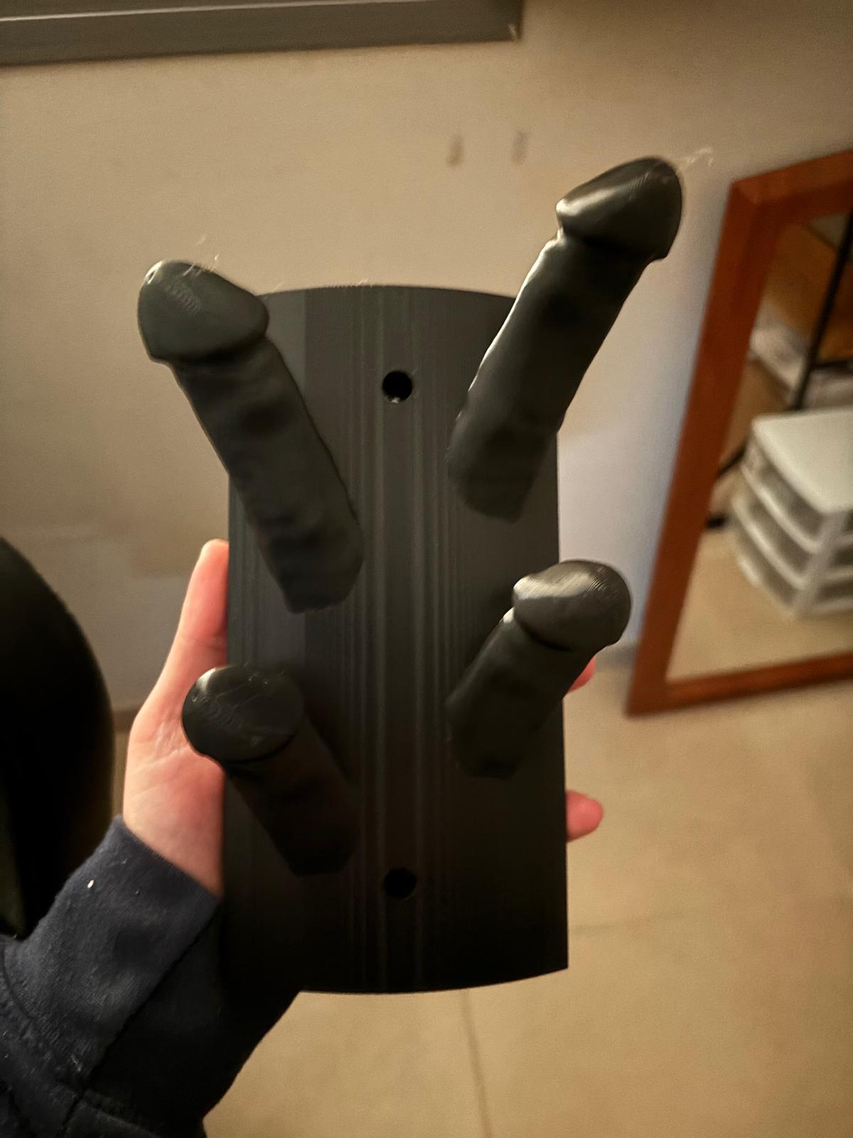 Dick Coat Hanger