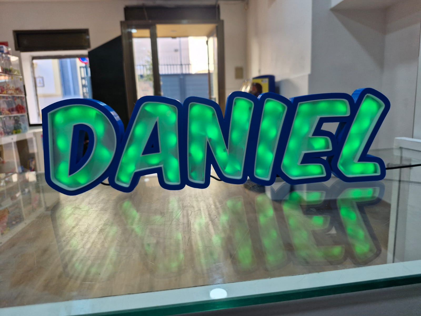 letrero led daniel — miniatura 3