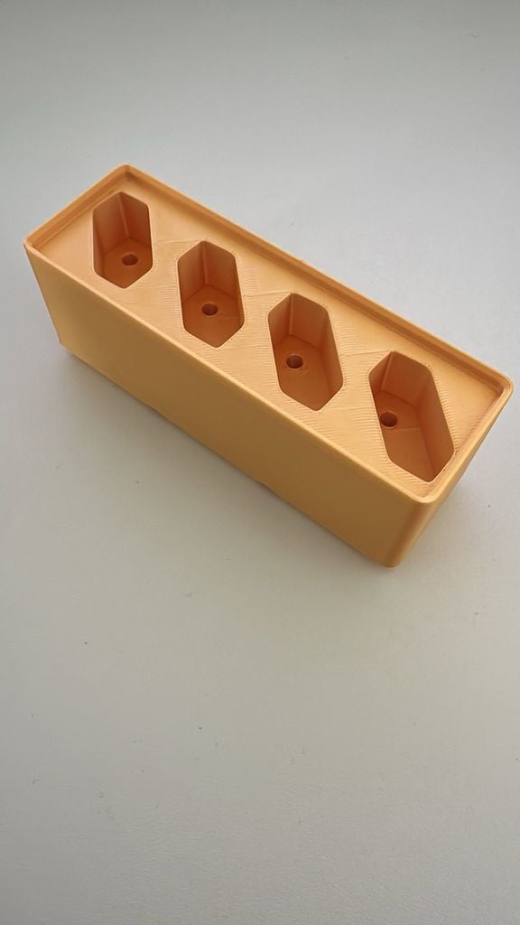 Gridfinity - 4 Plug holder