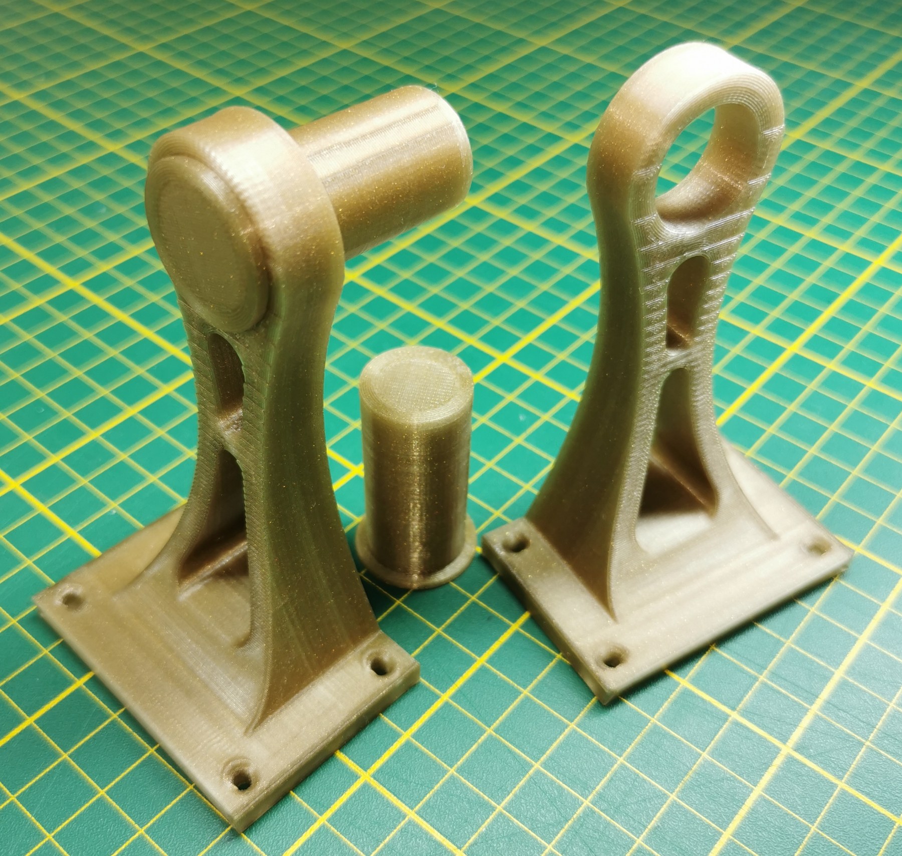 paper towel holder by Zavadnoy Download free STL model